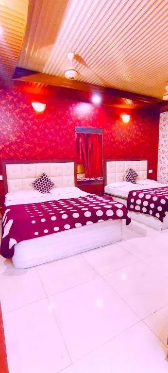 Bedroom in Hotel O Revoli