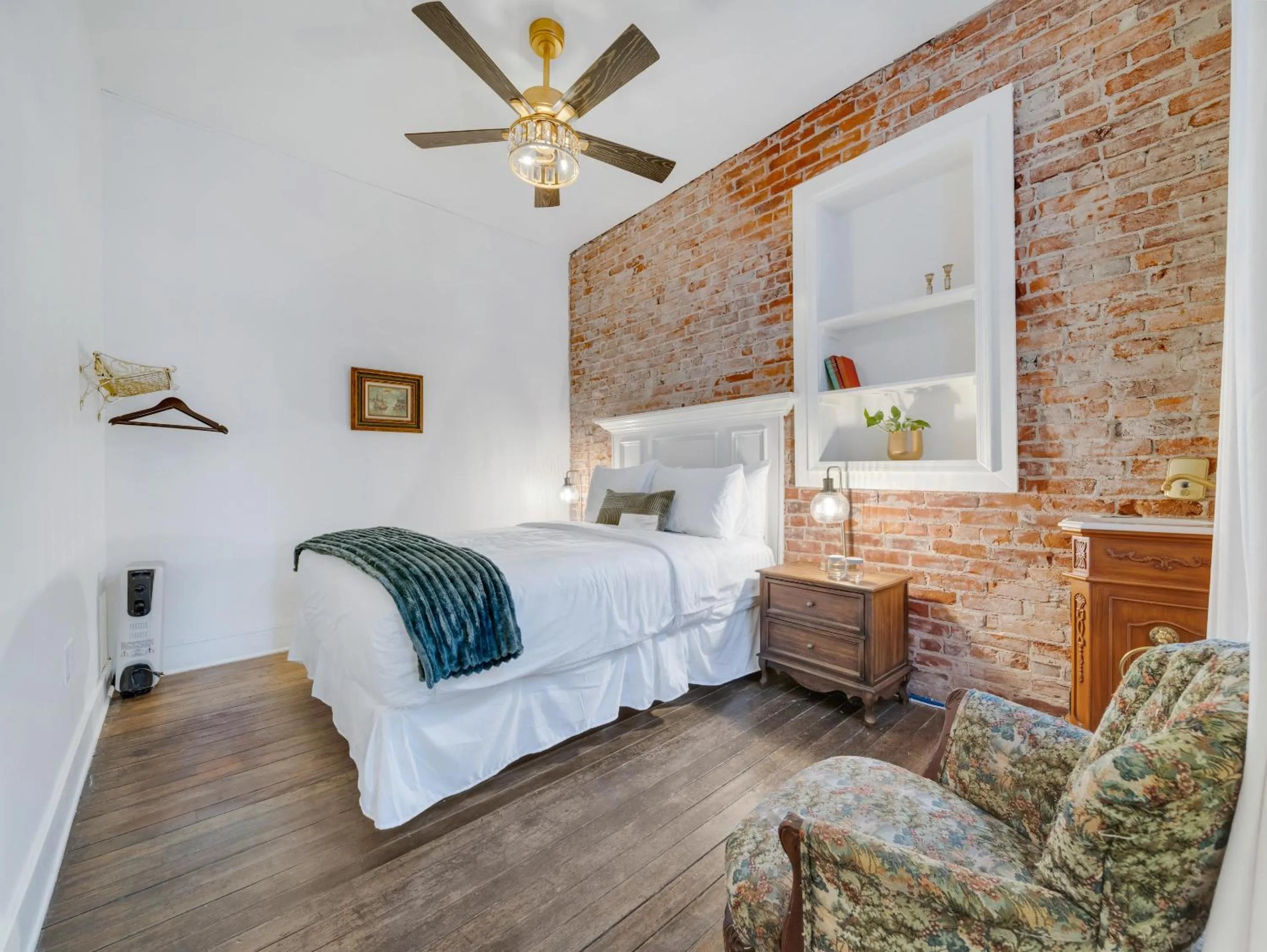 Photo of the whole room, Bed in The Historic Grand Canyon Hotel