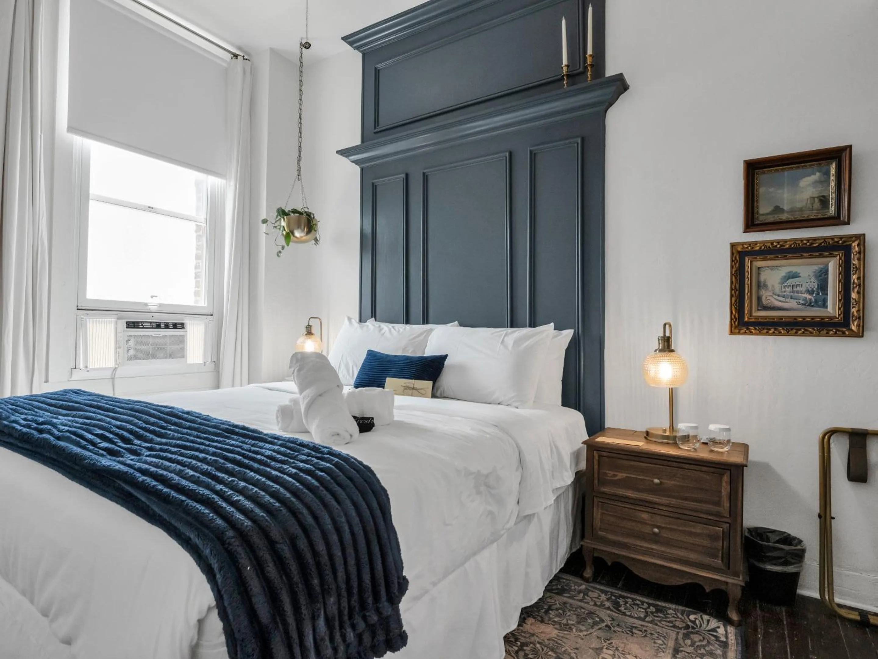 Bed in The Historic Grand Canyon Hotel