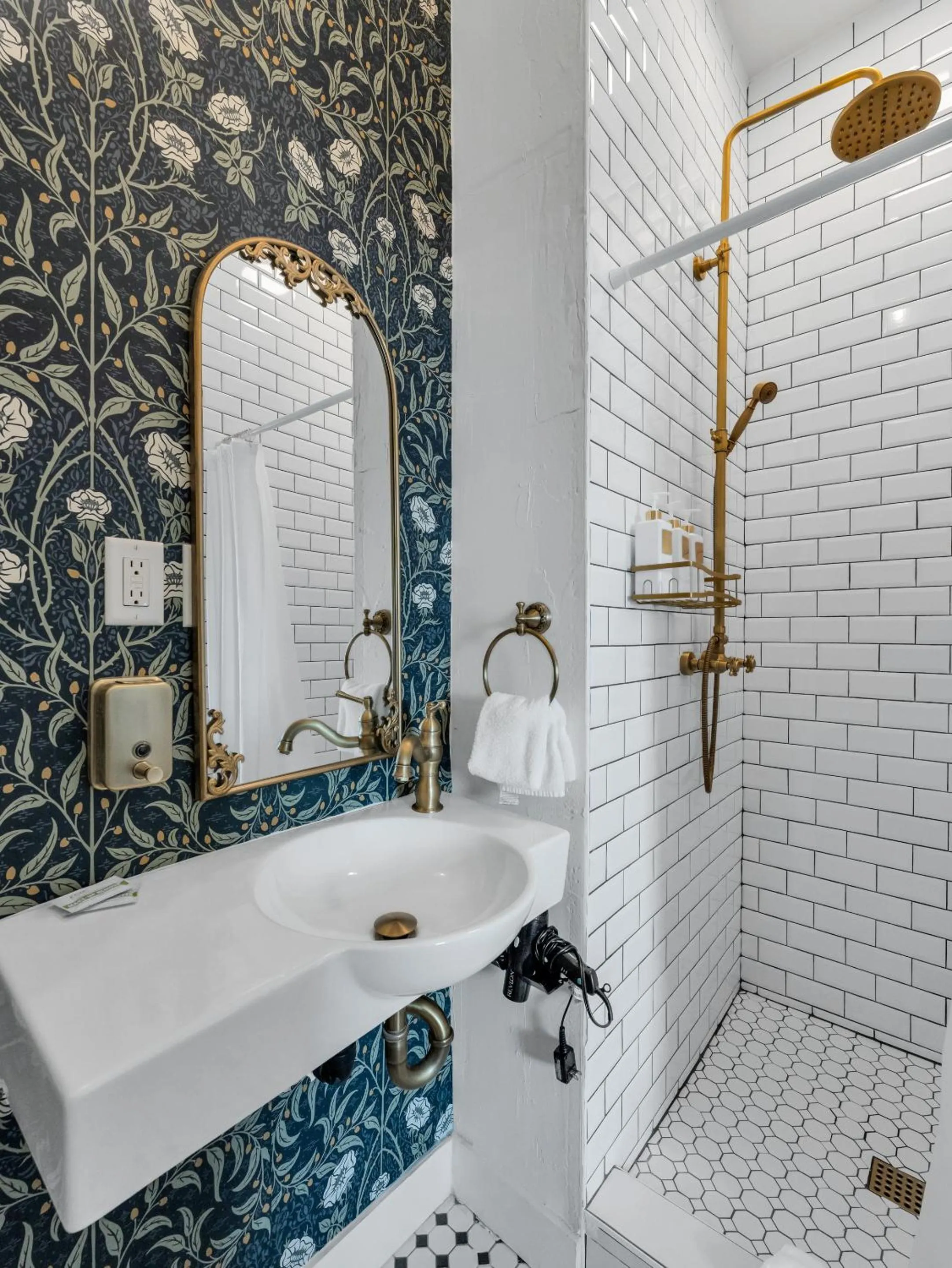 Bathroom in The Historic Grand Canyon Hotel