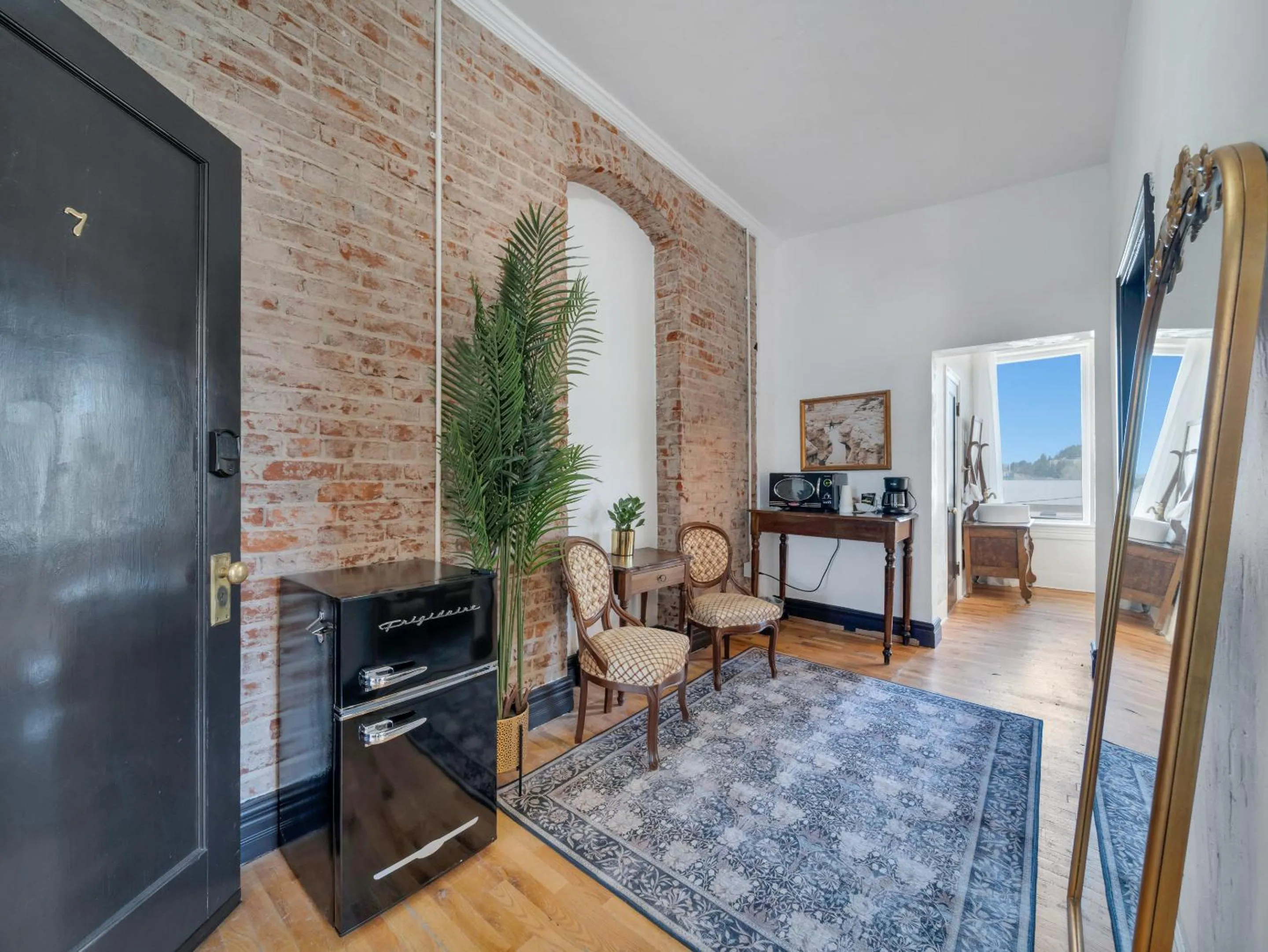 Seating area in The Historic Grand Canyon Hotel