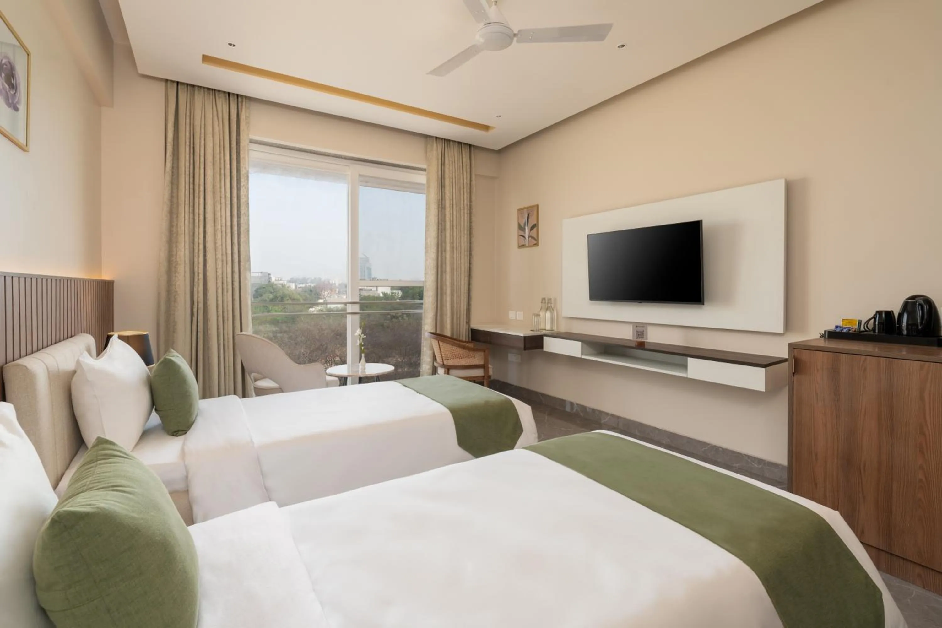 Bedroom, Bed in Foxtrail, Sector 42 - AM Hotel Kollection