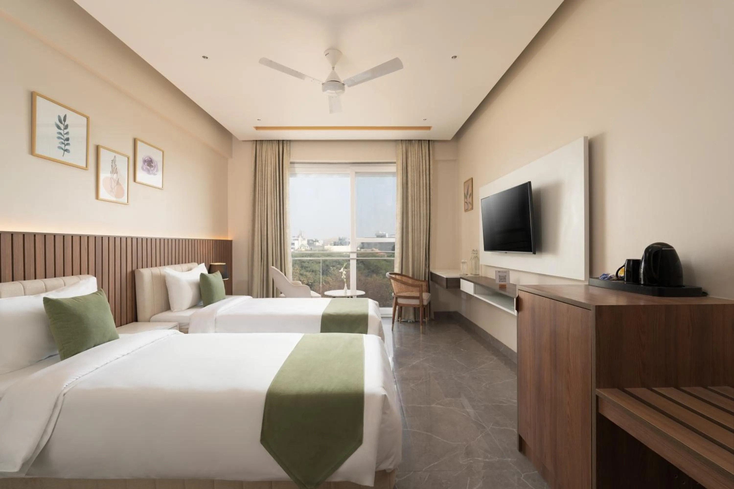 Bedroom, Bed in Foxtrail, Sector 42 - AM Hotel Kollection