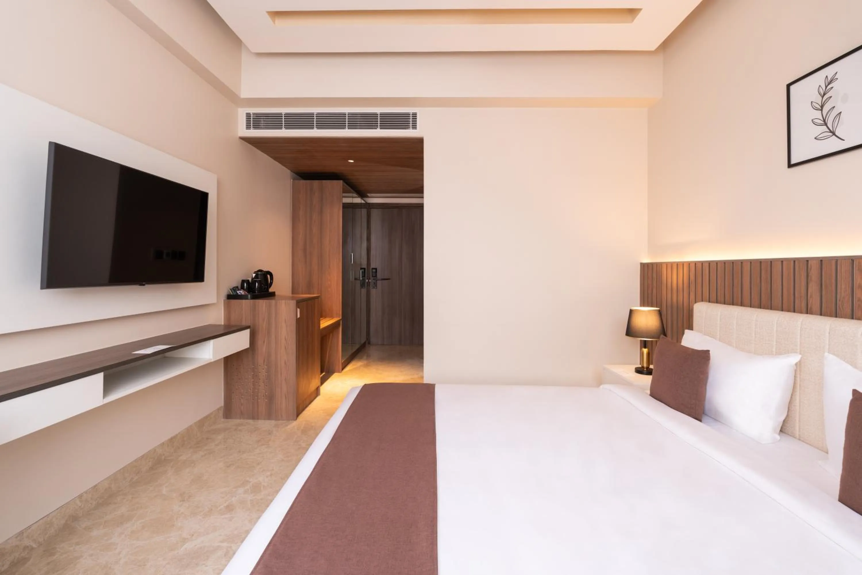 Coffee/tea facilities, Bed in Foxtrail, Sector 42 - AM Hotel Kollection