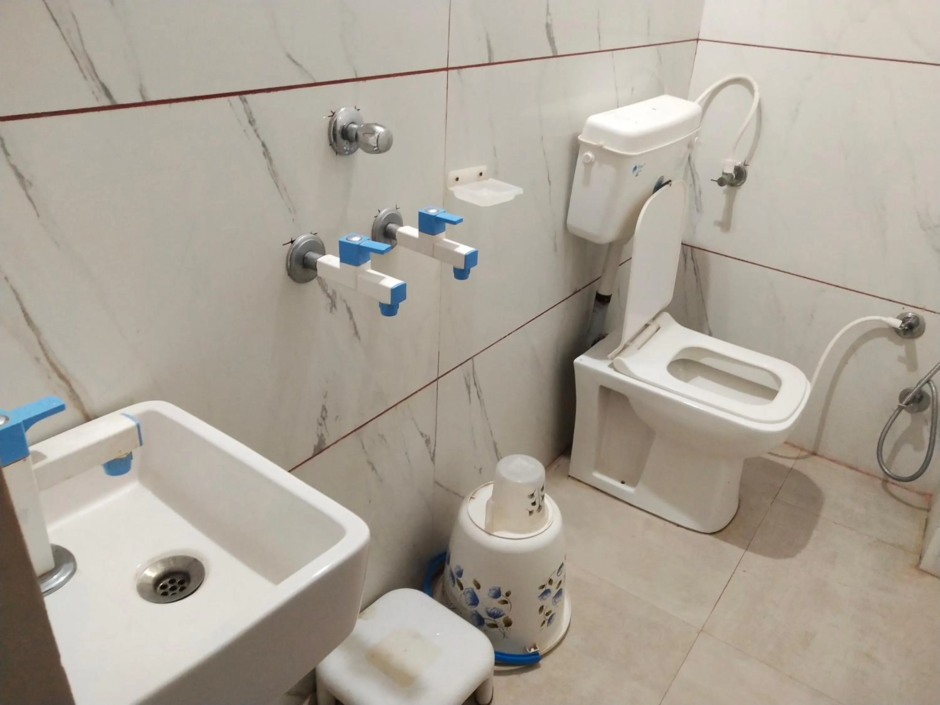 Shower in Shree Ram Nivas