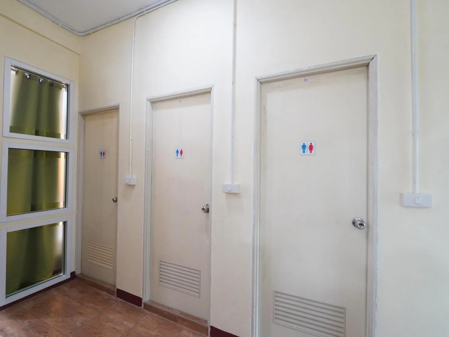 Bathroom in EZ Sleep @ Ratchada 19