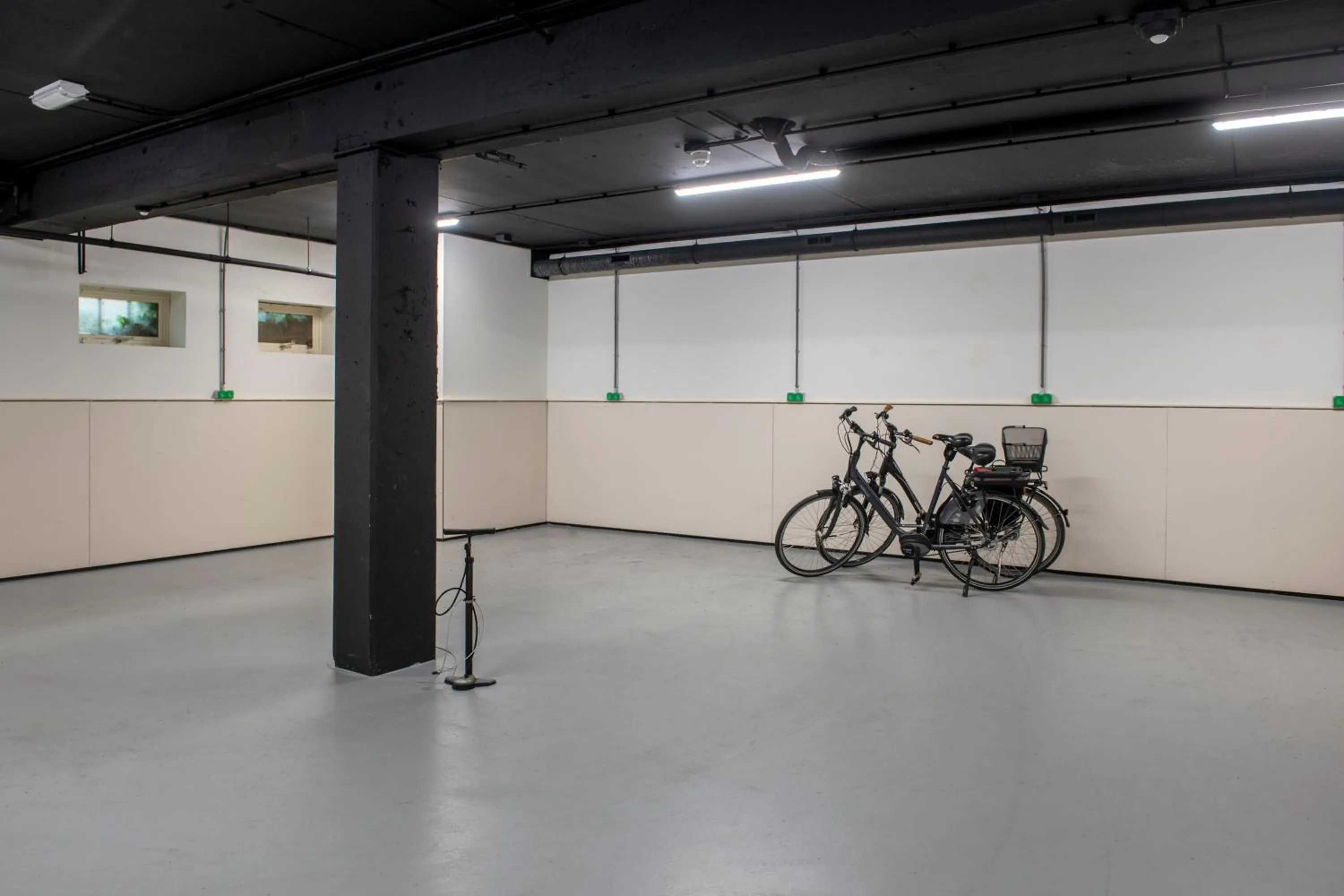 Parking in Bastion Hotel Apeldoorn Het Loo