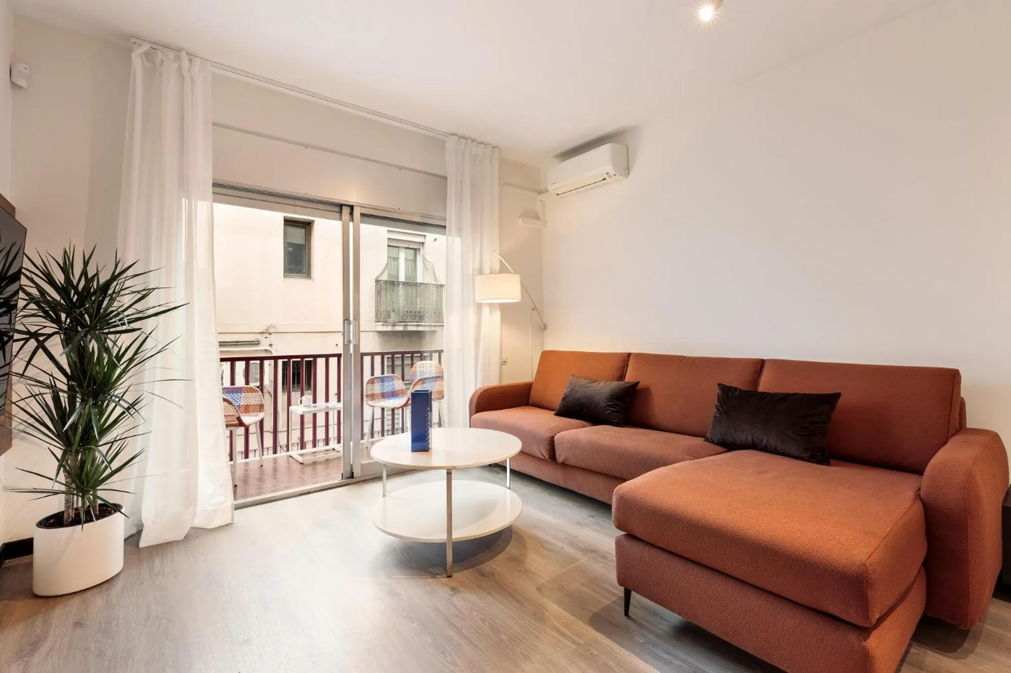 Maria Poblenou Apartment by Olala Homes