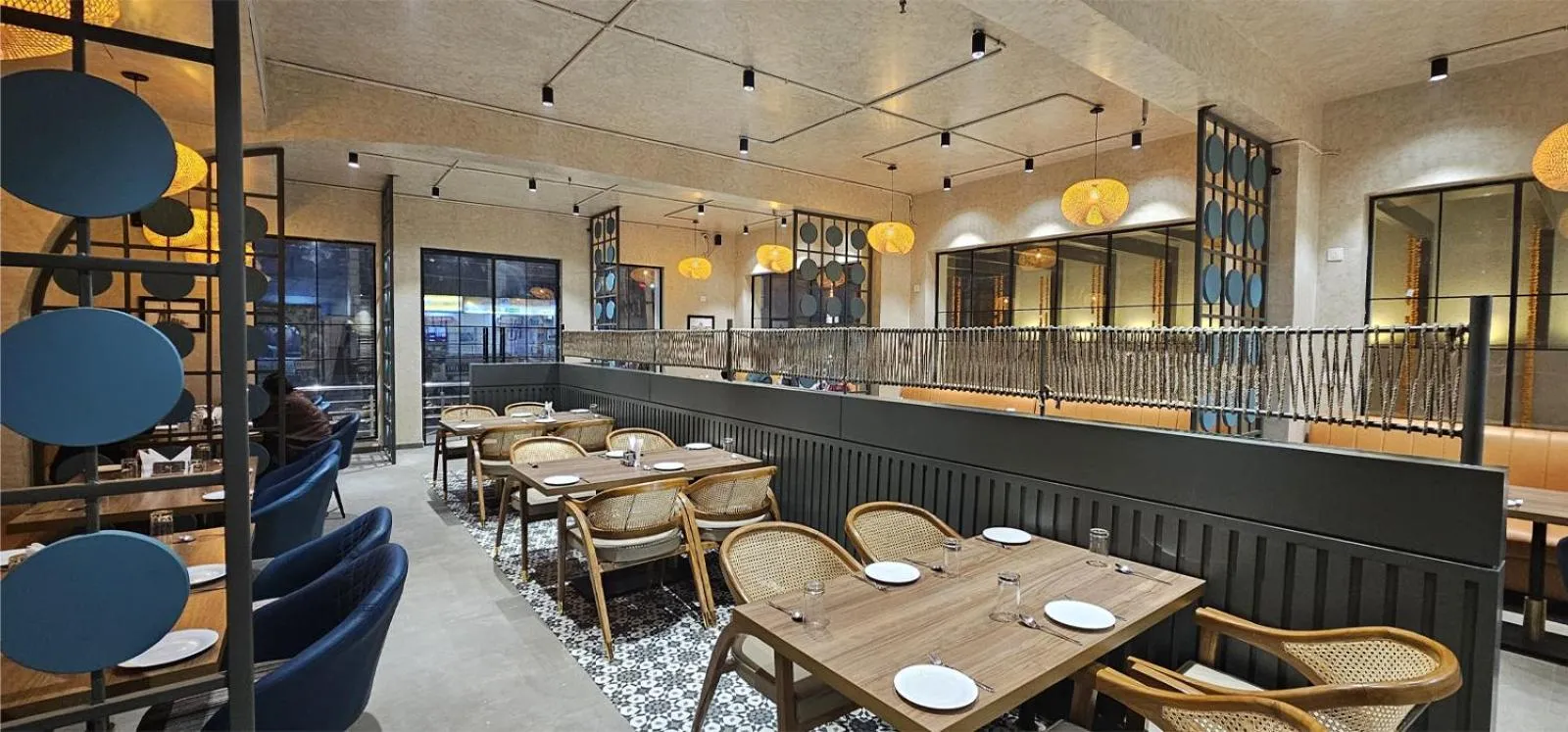Restaurant/places to eat in Hotel Alwar Royals