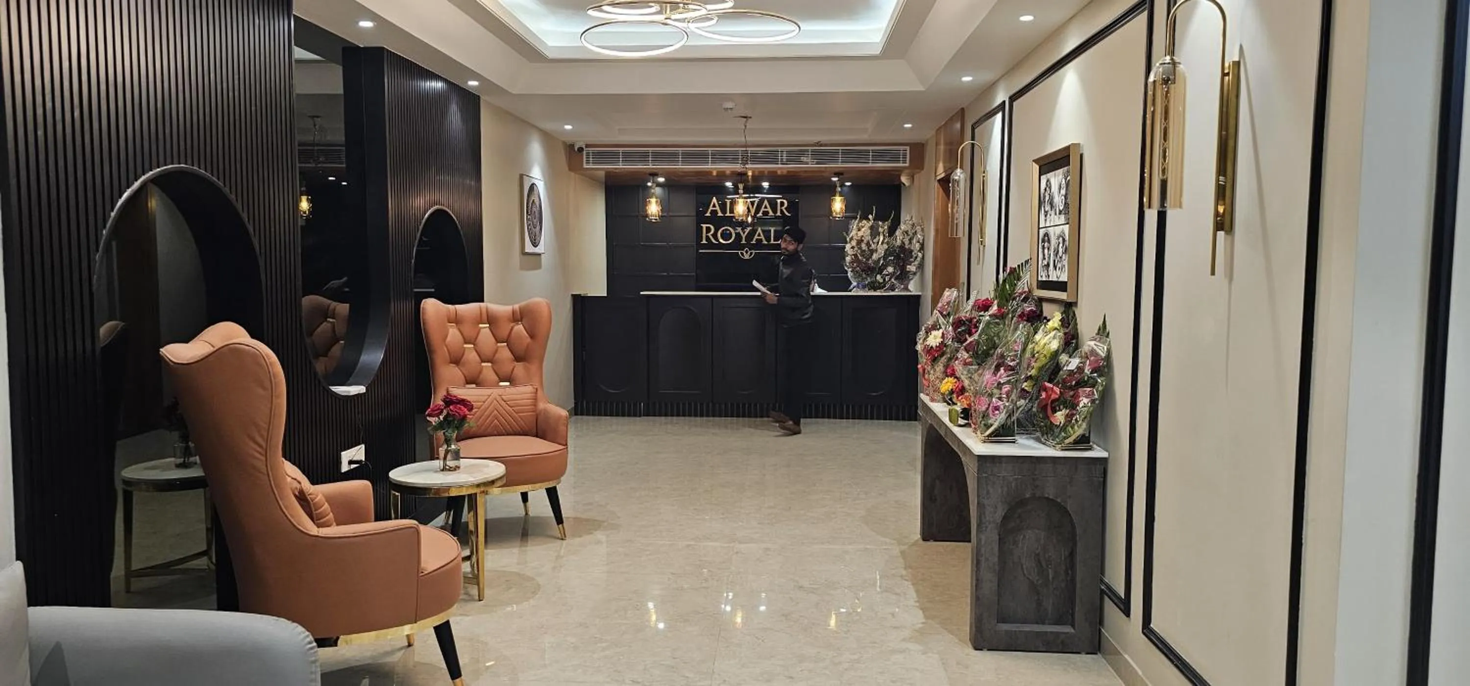 Communal lounge/ TV room in Hotel Alwar Royals