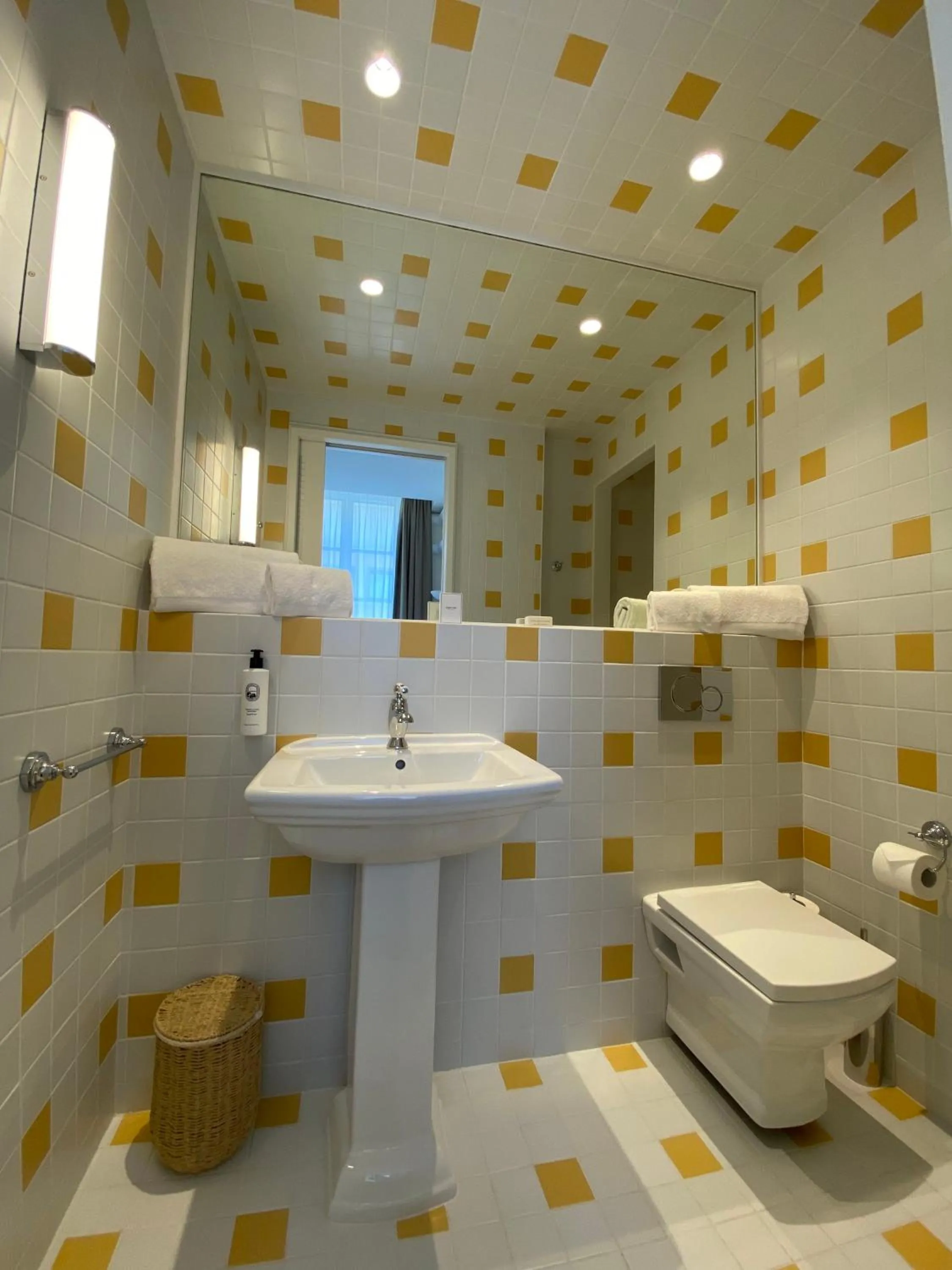 Bathroom in LILOU