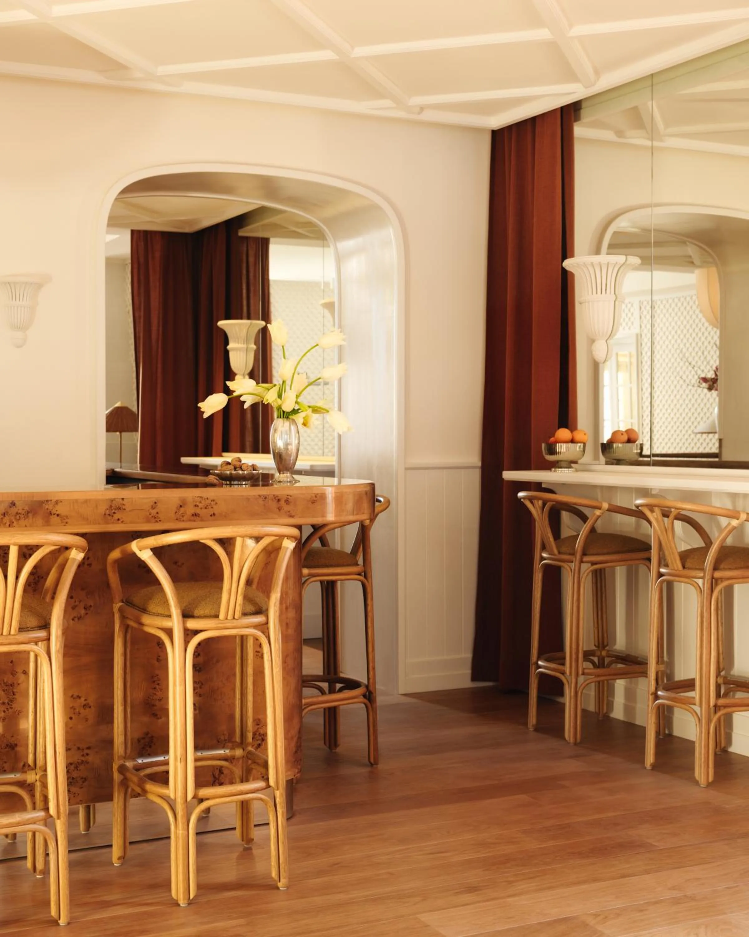 Lounge or bar in LILOU