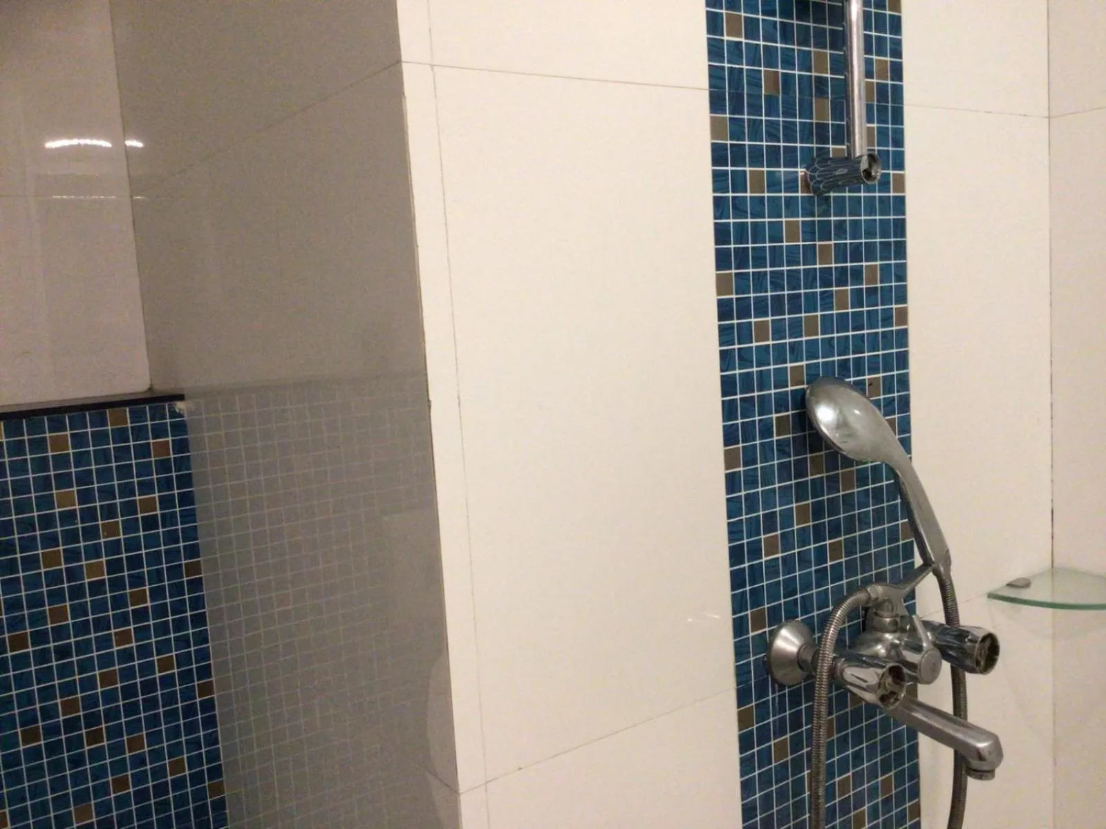 Shower in IVY Studio