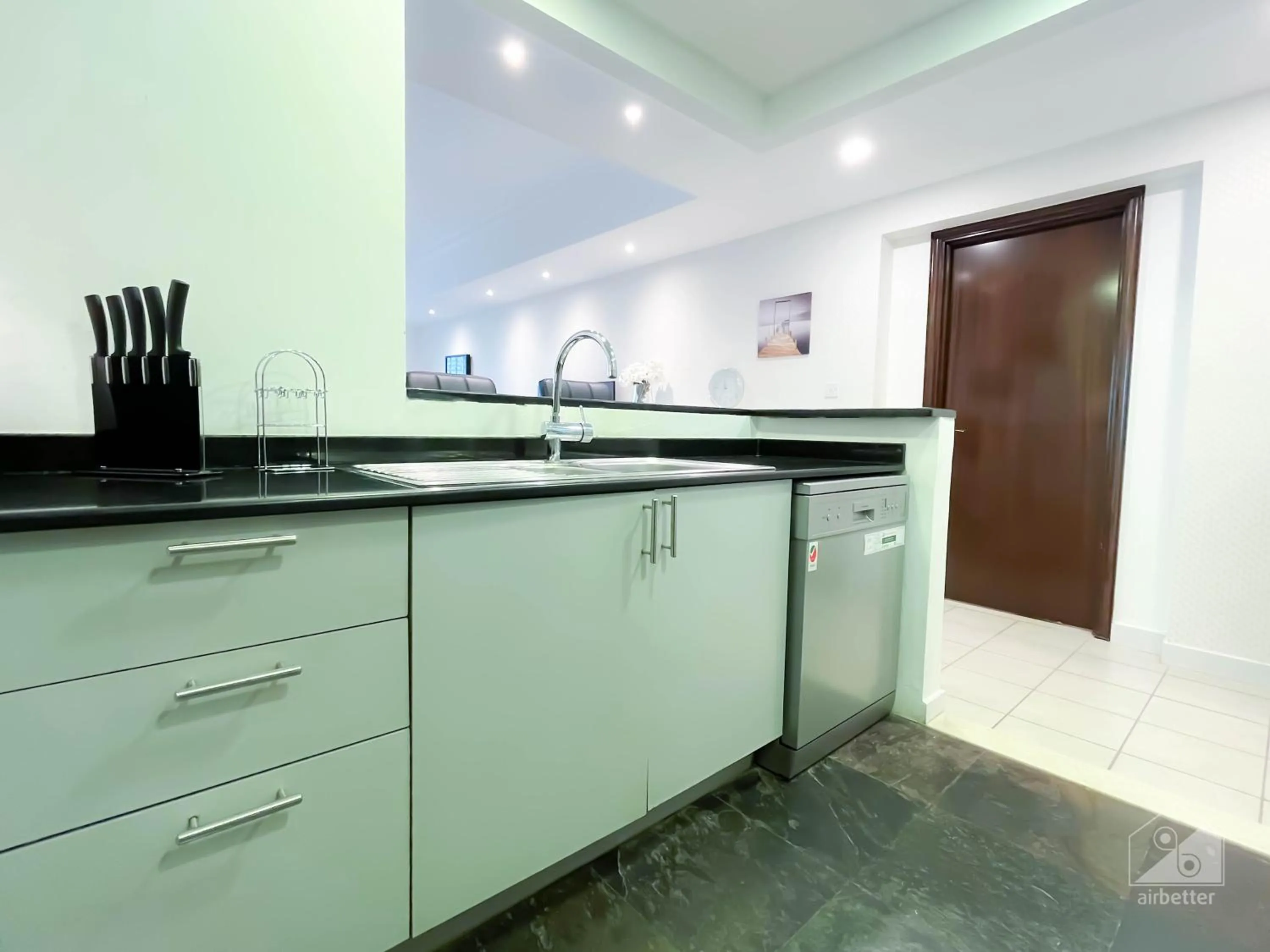 Kitchen or kitchenette in New! Ultimate Luxury 2Bedroom In Dubai Marina