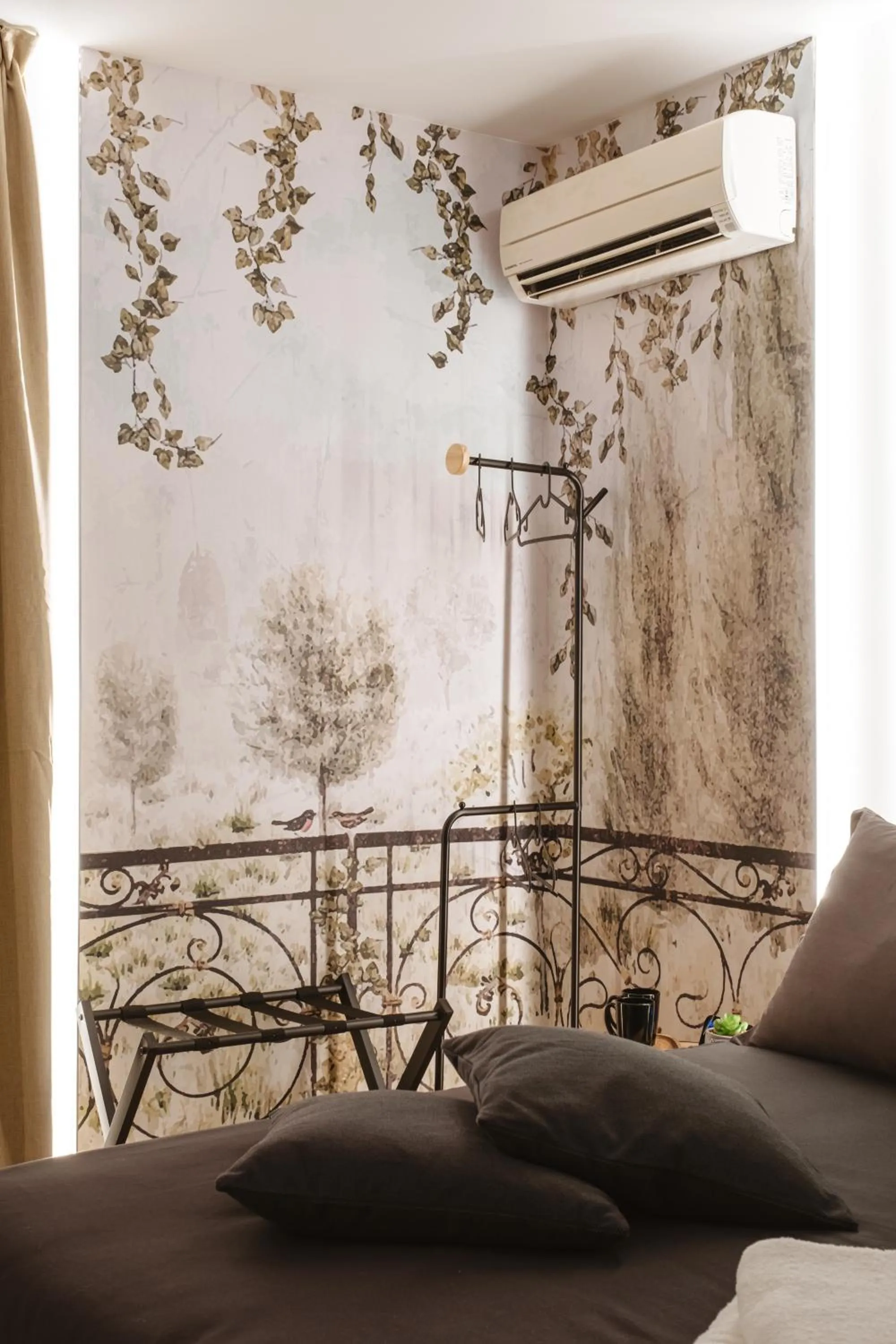 Shower, Bed in ALBERGO DIFFUSO Dimora Rossi Charme B&B