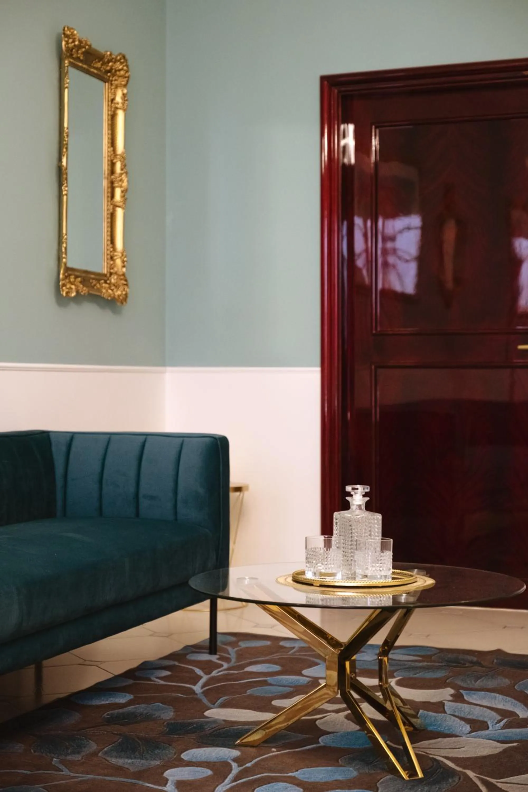 Communal lounge/ TV room in ALBERGO DIFFUSO Dimora Rossi Charme B&B