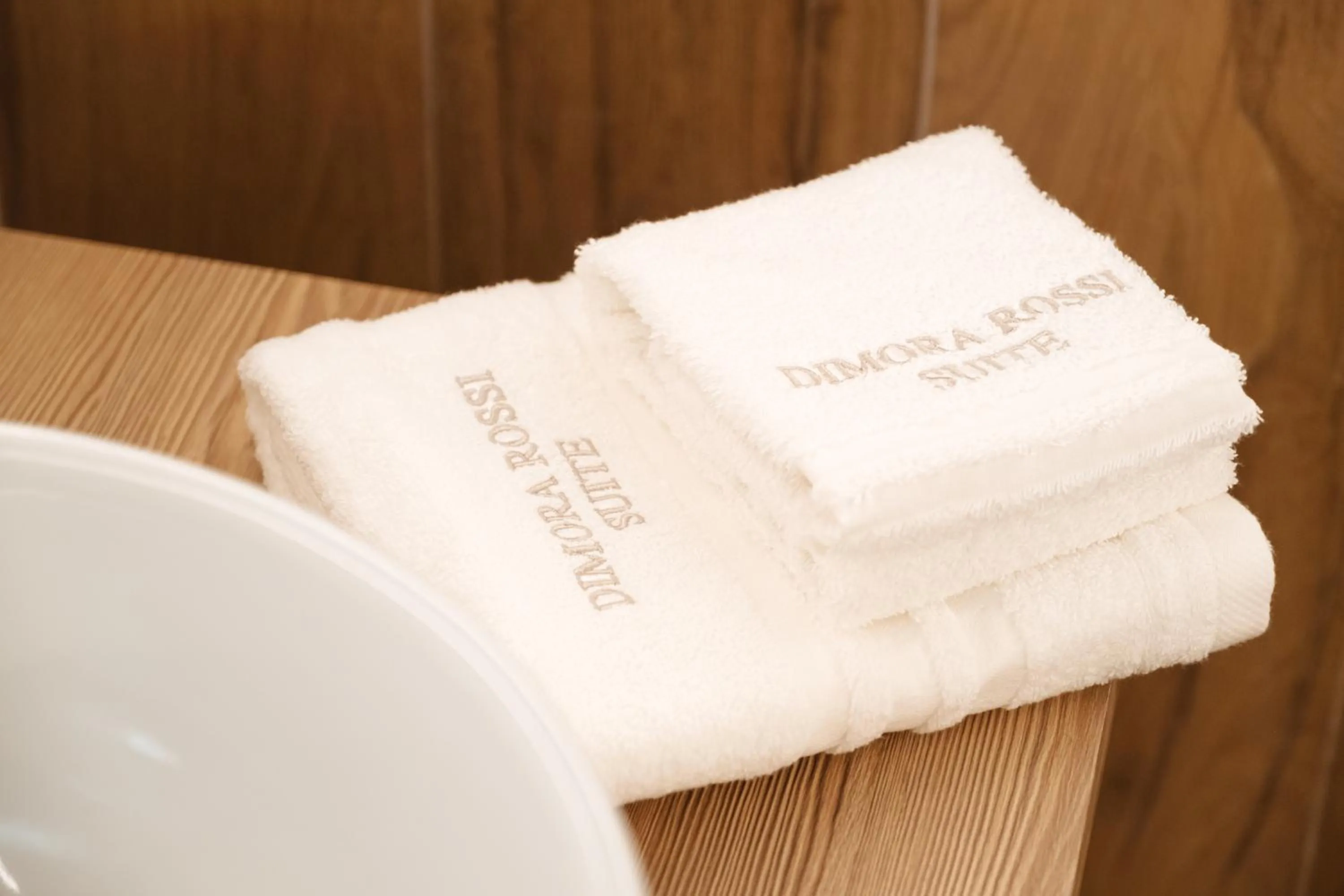 towels in ALBERGO DIFFUSO Dimora Rossi Charme B&B