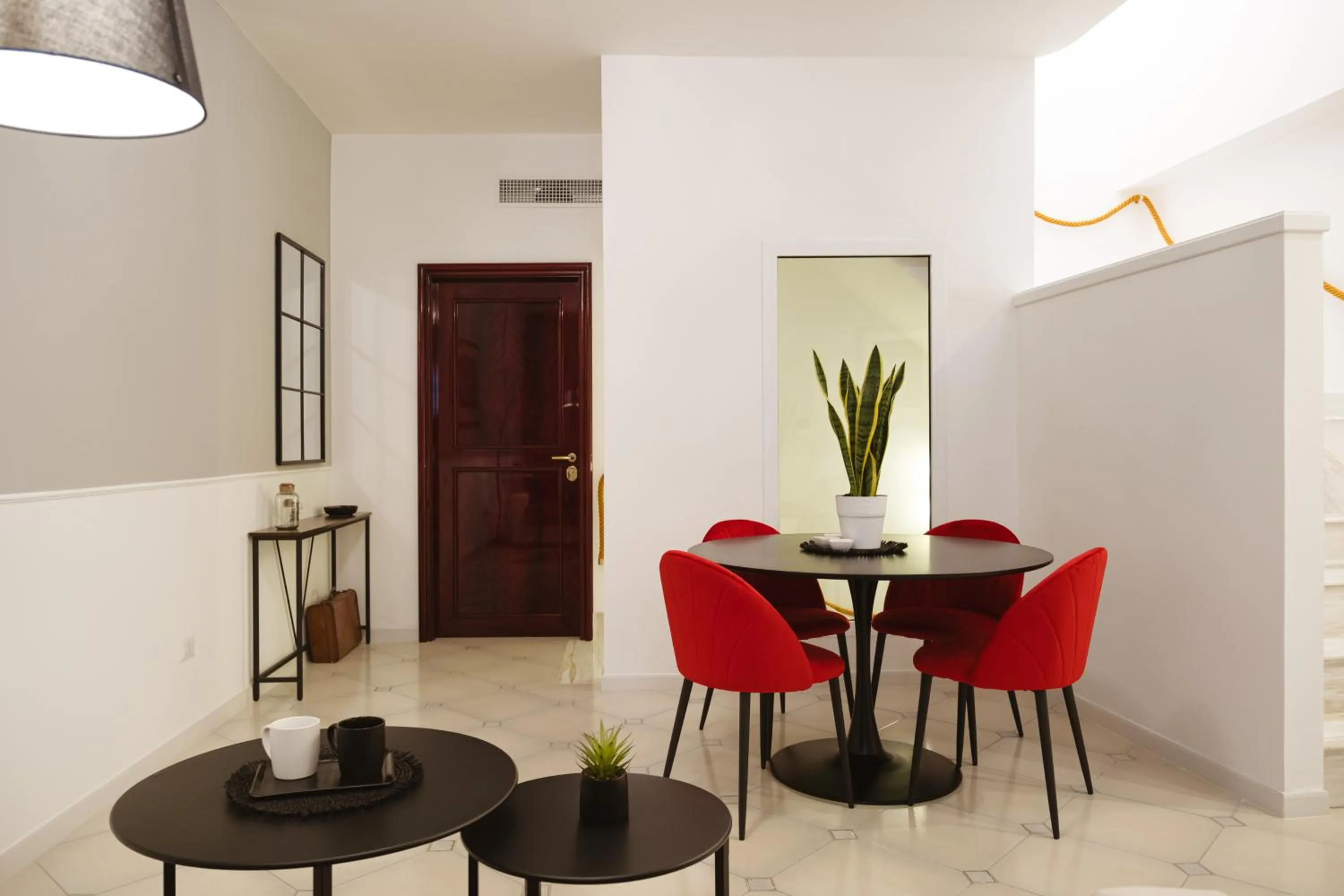 Communal lounge/ TV room in ALBERGO DIFFUSO Dimora Rossi Charme B&B