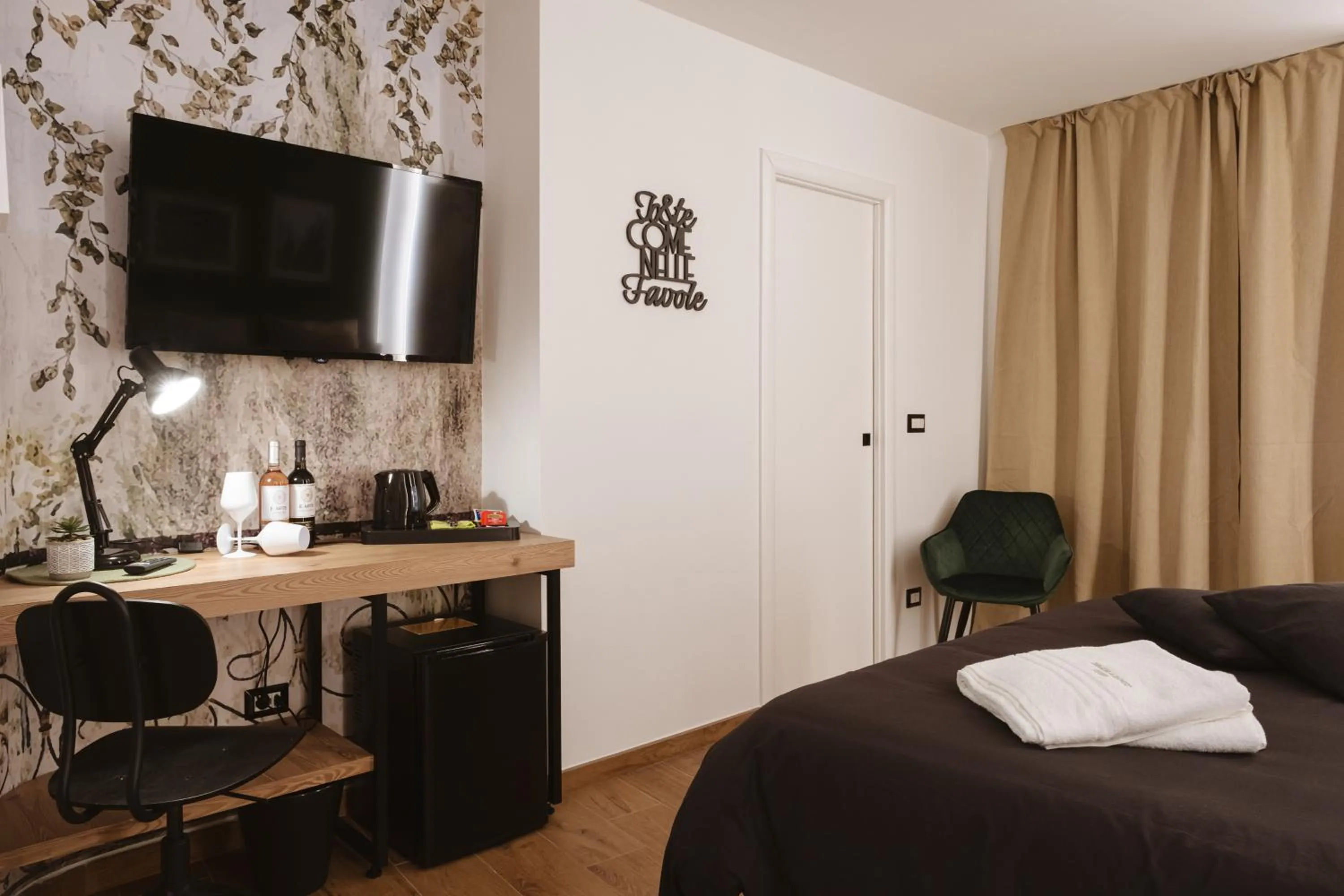 TV and multimedia, Bed in ALBERGO DIFFUSO Dimora Rossi Charme B&B