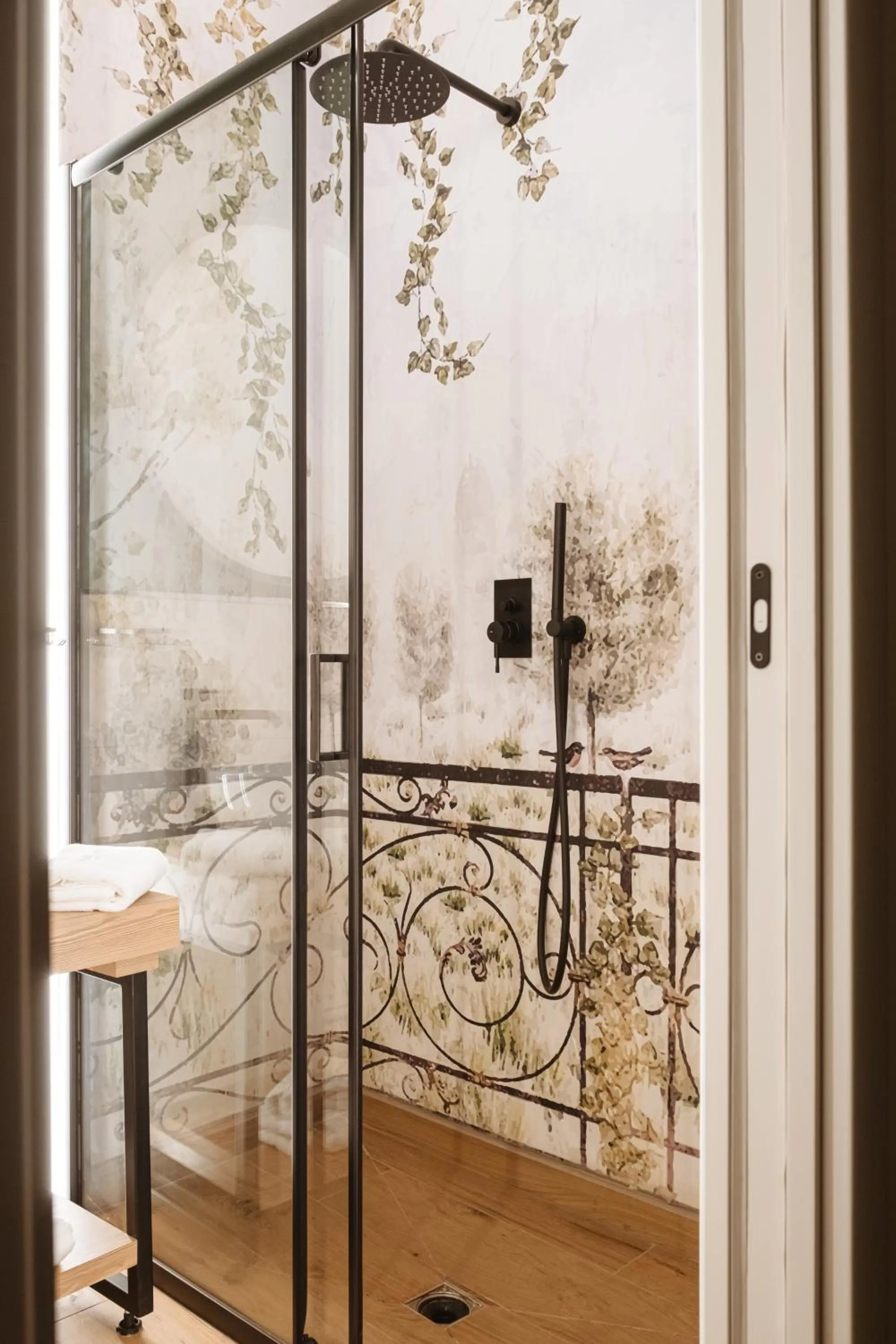 Shower in ALBERGO DIFFUSO Dimora Rossi Charme B&B