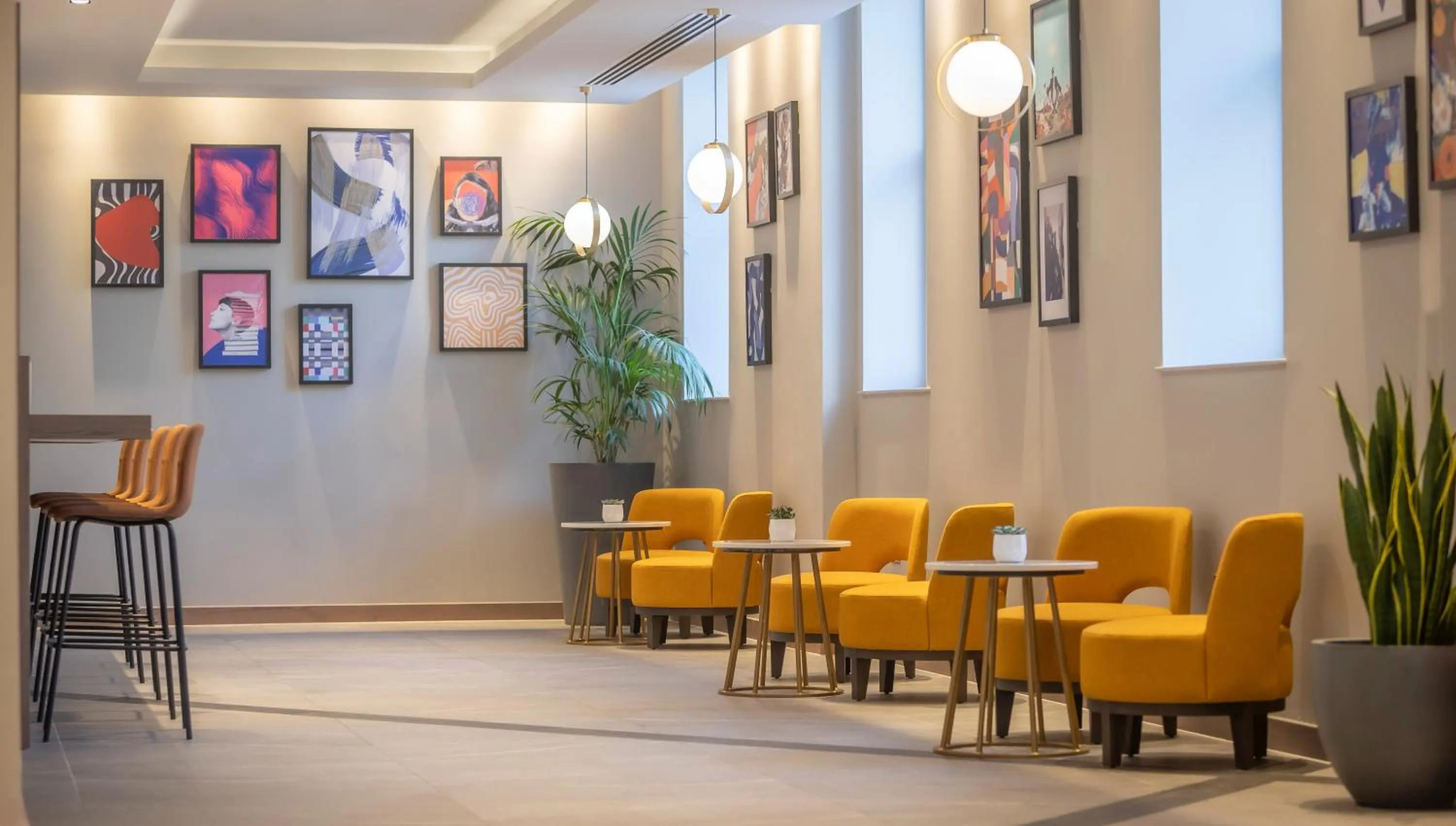 Lobby or reception in Maldron Hotel Brighton City Centre