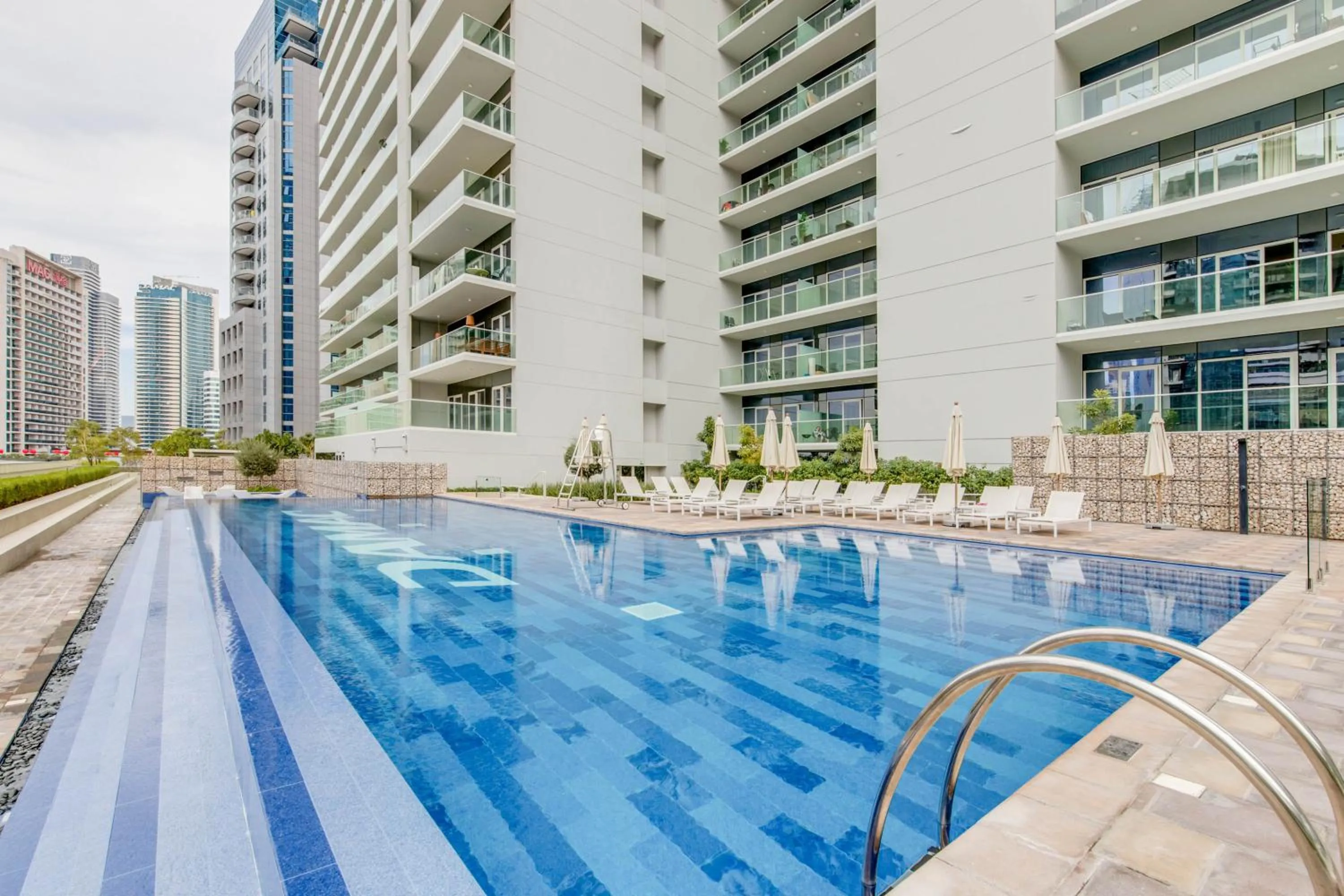 Property building in GLOBALSTAY. Luxury Apartments Near The Dubai Canal