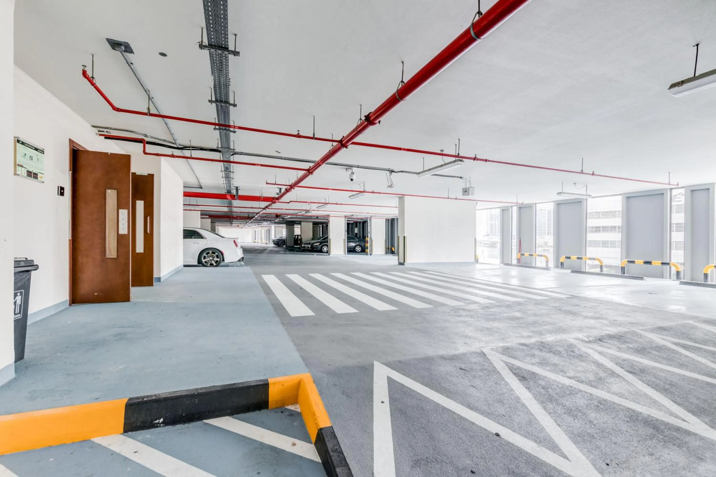 Parking in GLOBALSTAY. Luxury Apartments Near The Dubai Canal