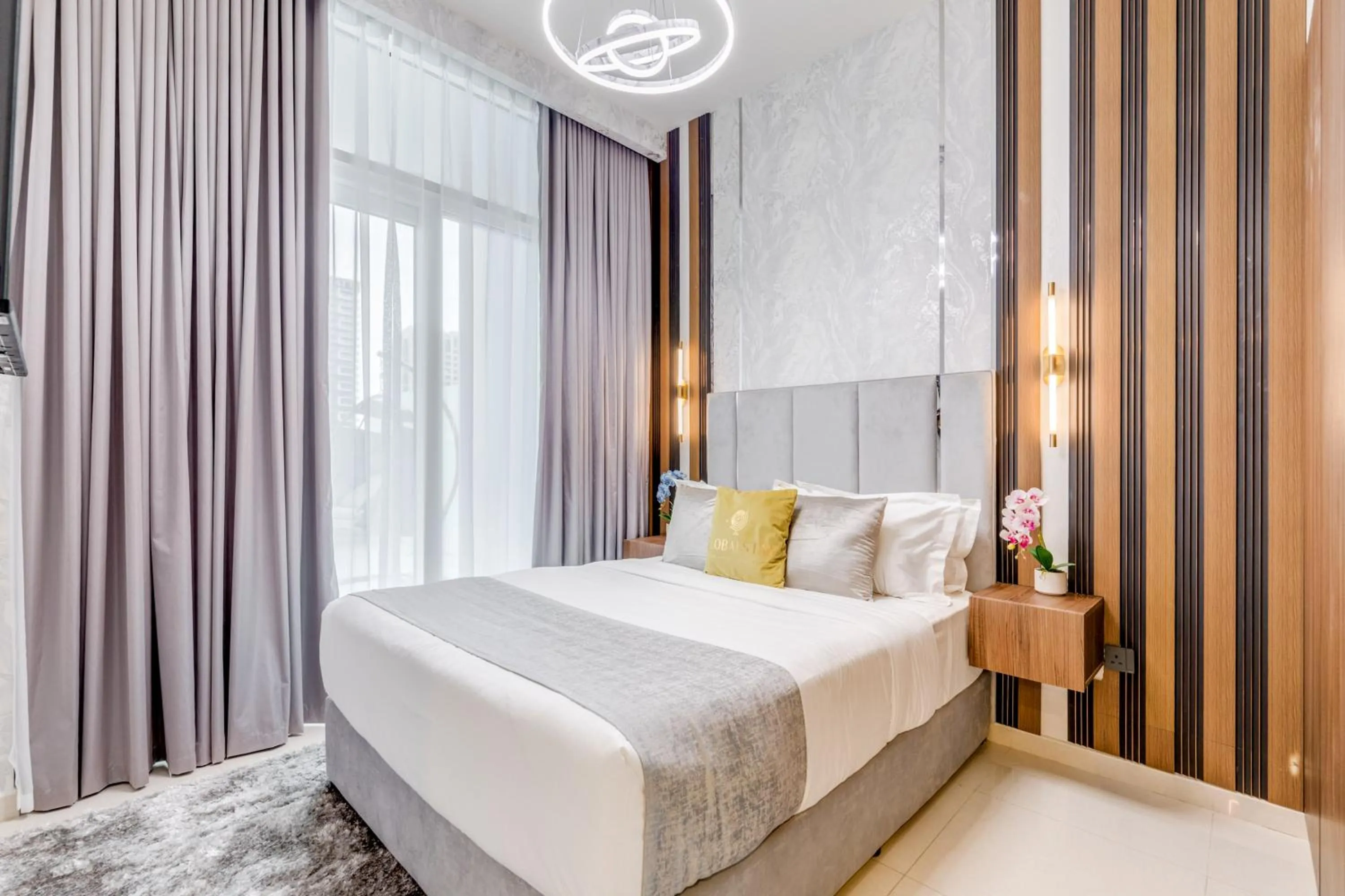 Bed in GLOBALSTAY. Luxury Apartments Near The Dubai Canal