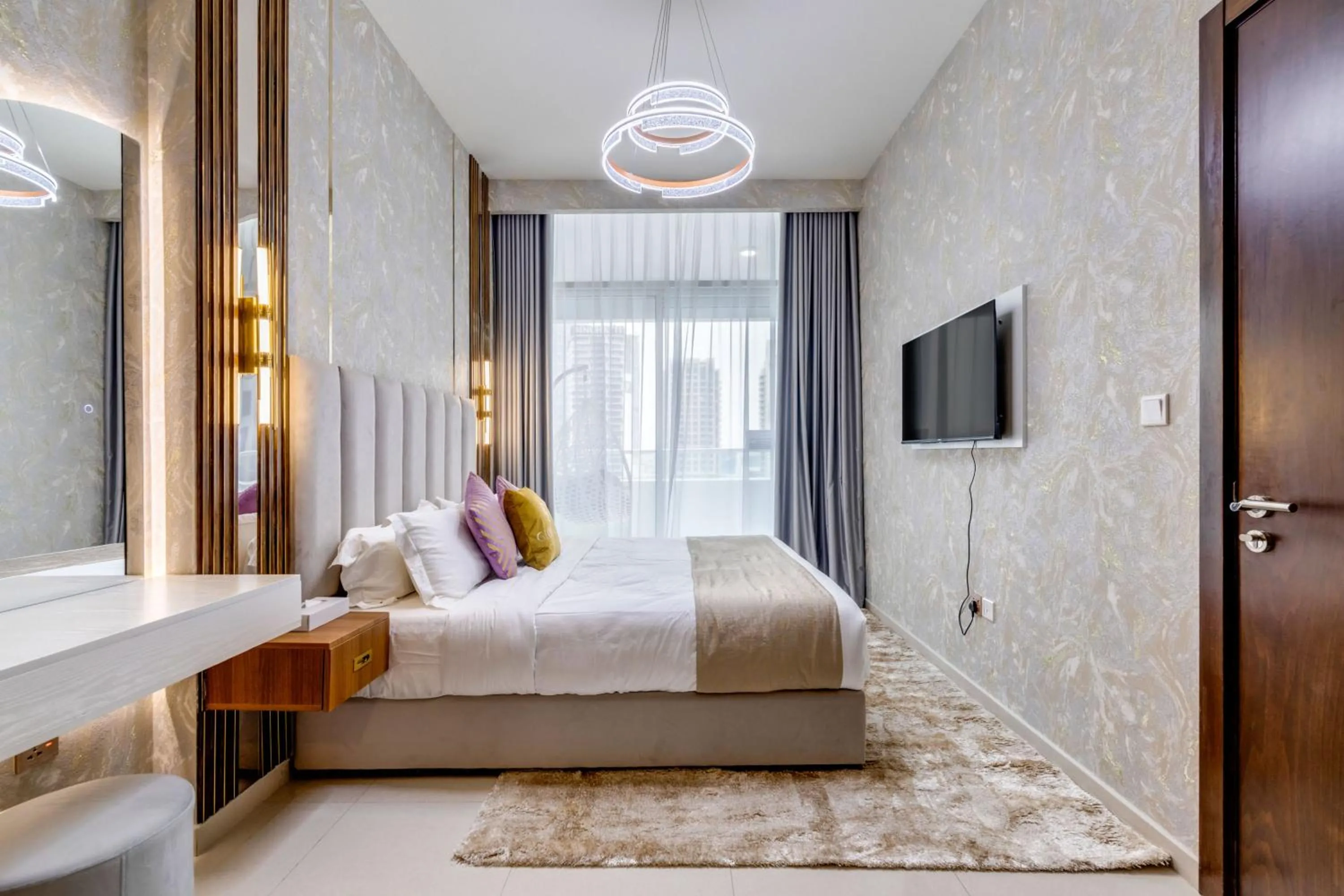 Bed in GLOBALSTAY. Luxury Apartments Near The Dubai Canal