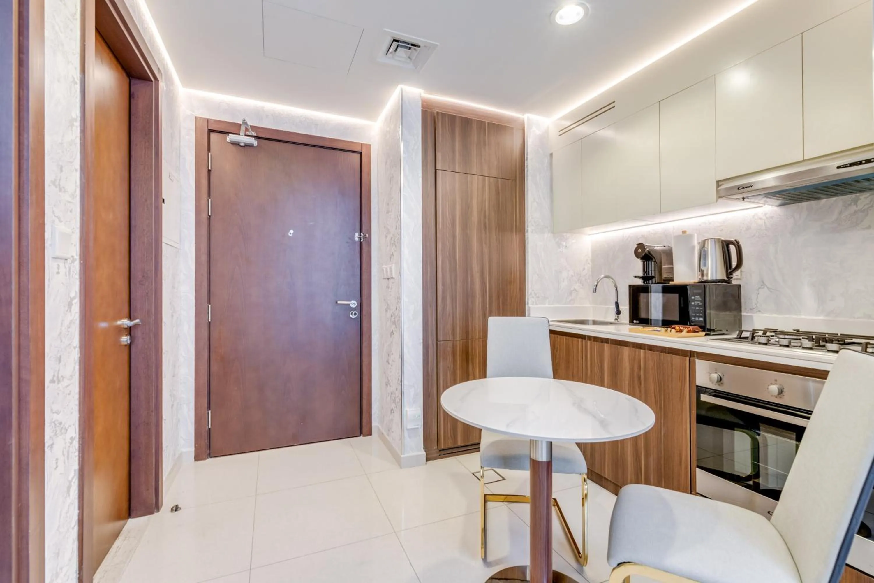 Kitchen or kitchenette in GLOBALSTAY. Luxury Apartments Near The Dubai Canal