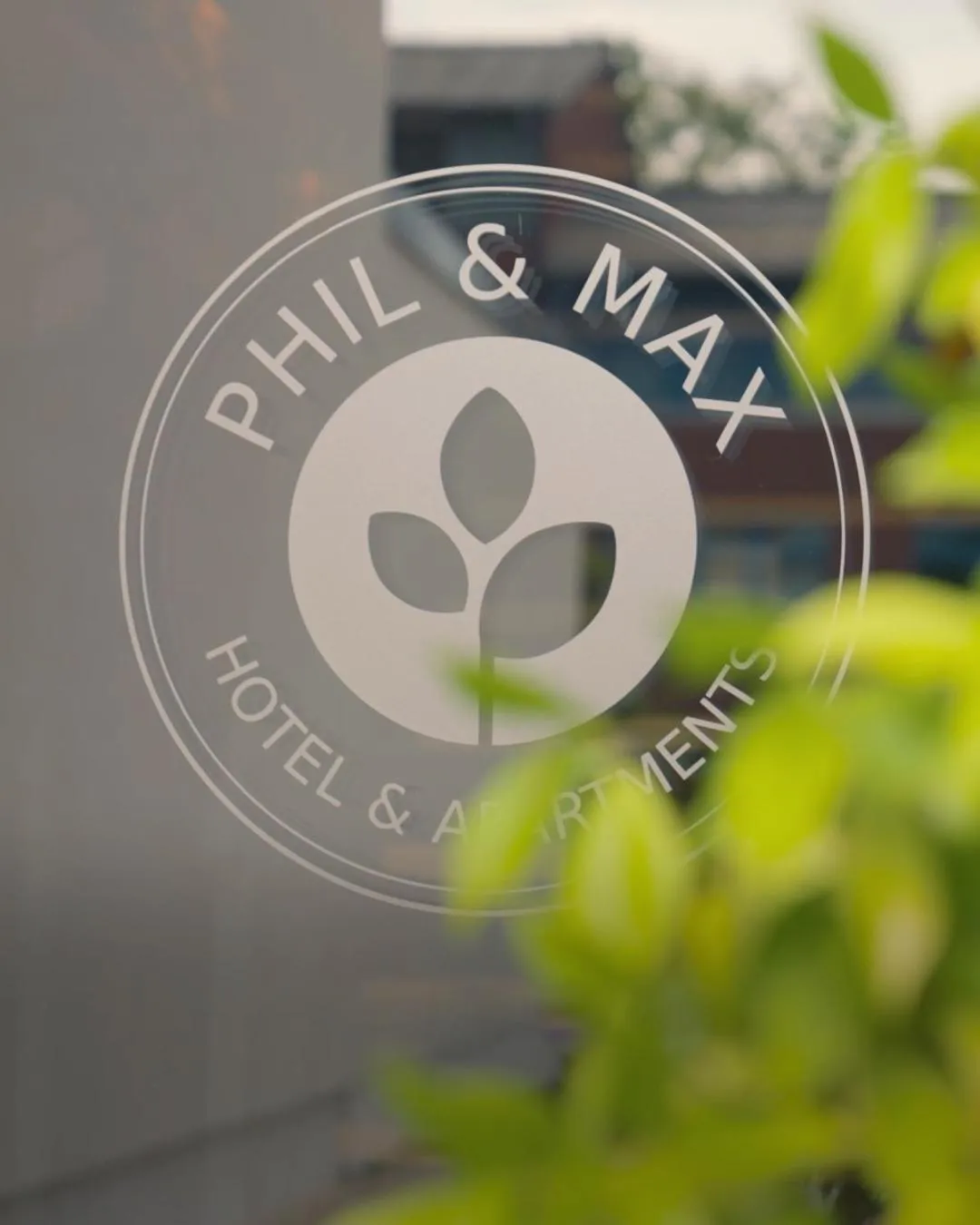 Property logo or sign in Hannover - PHIL & MAX Hotels und Apartments Messe