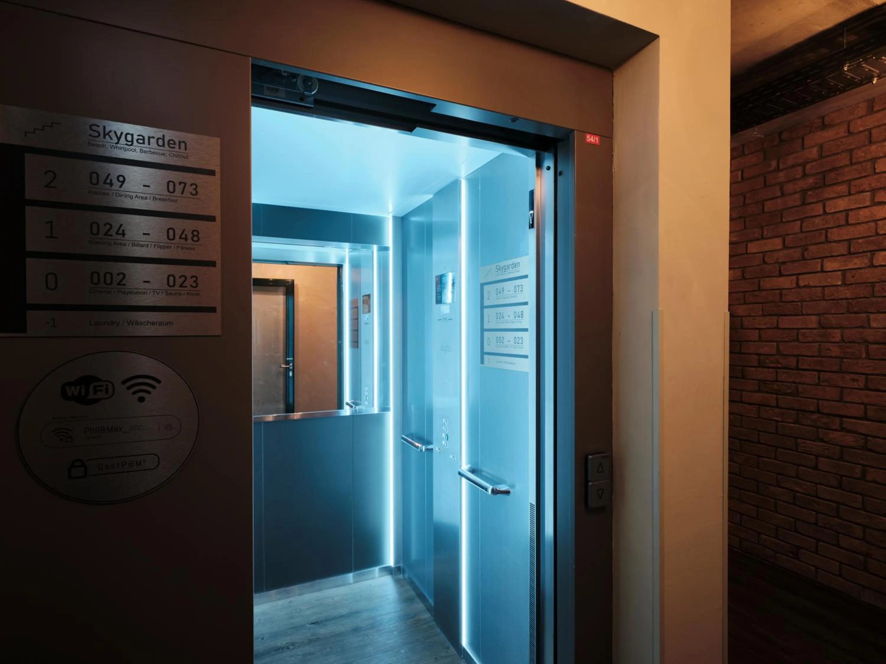 elevator in Hannover - PHIL & MAX Hotels und Apartments Messe