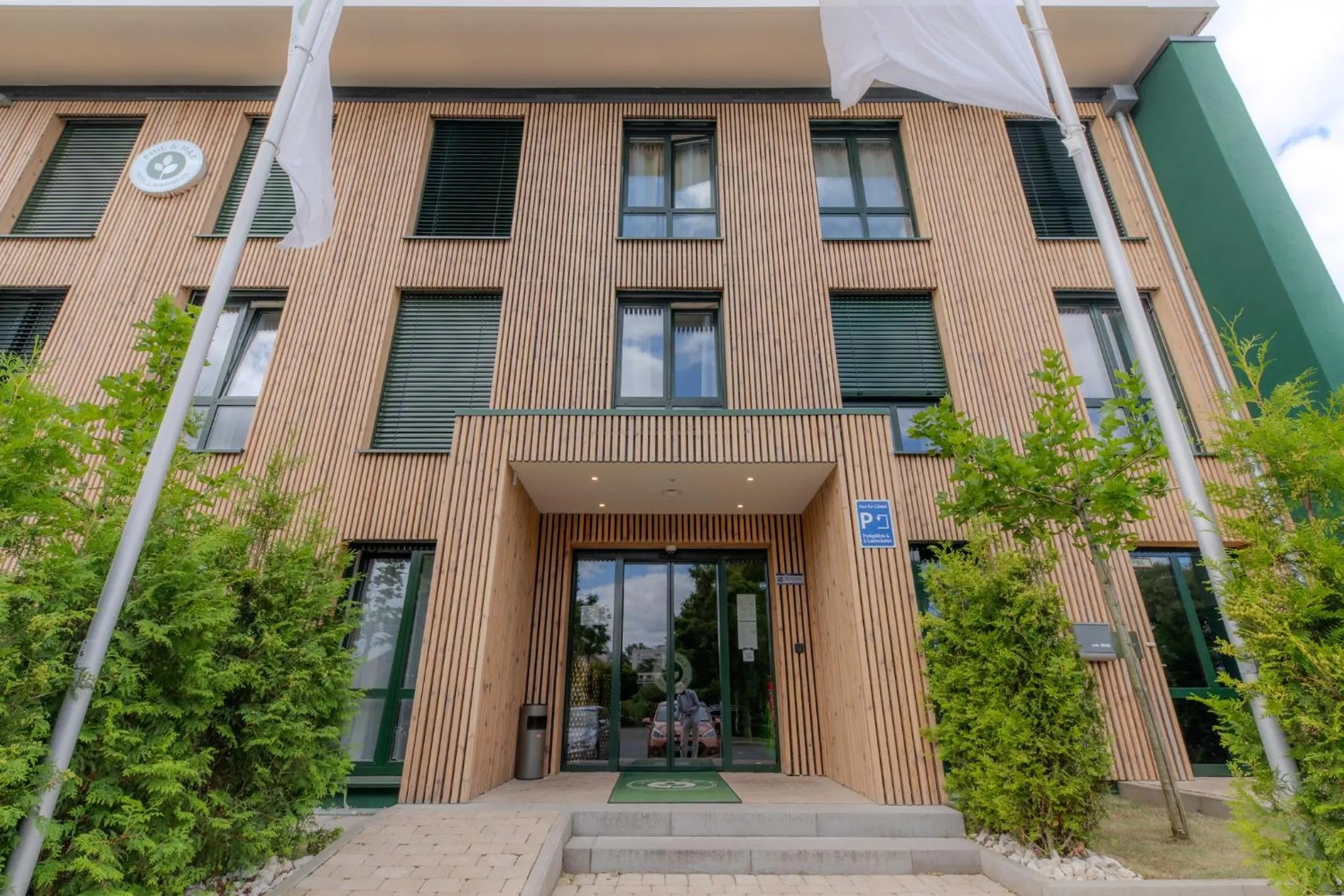 Property building in Hannover - PHIL & MAX Hotels und Apartments Messe