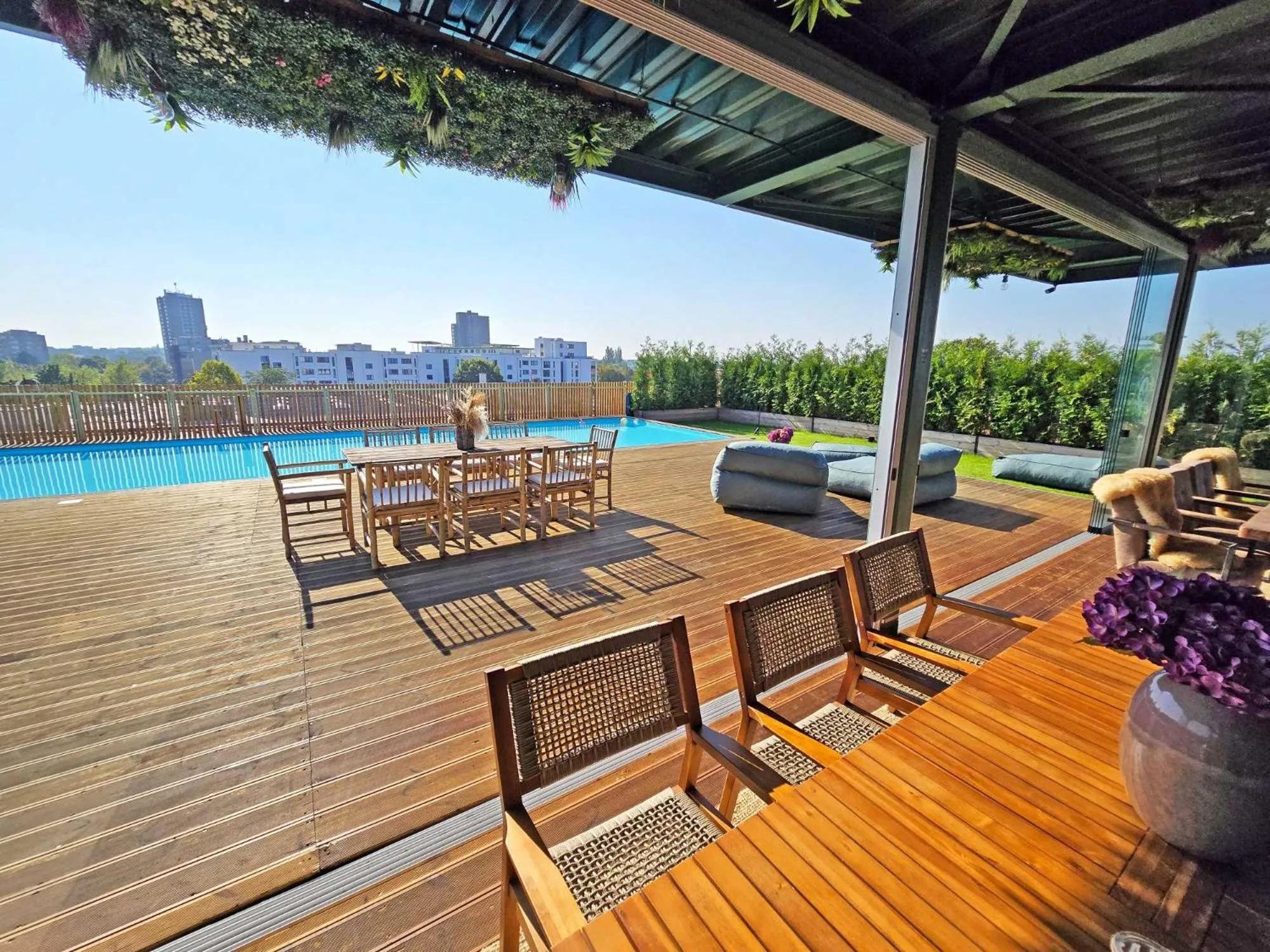 Communal lounge/ TV room in Hannover - PHIL & MAX Hotels und Apartments Messe