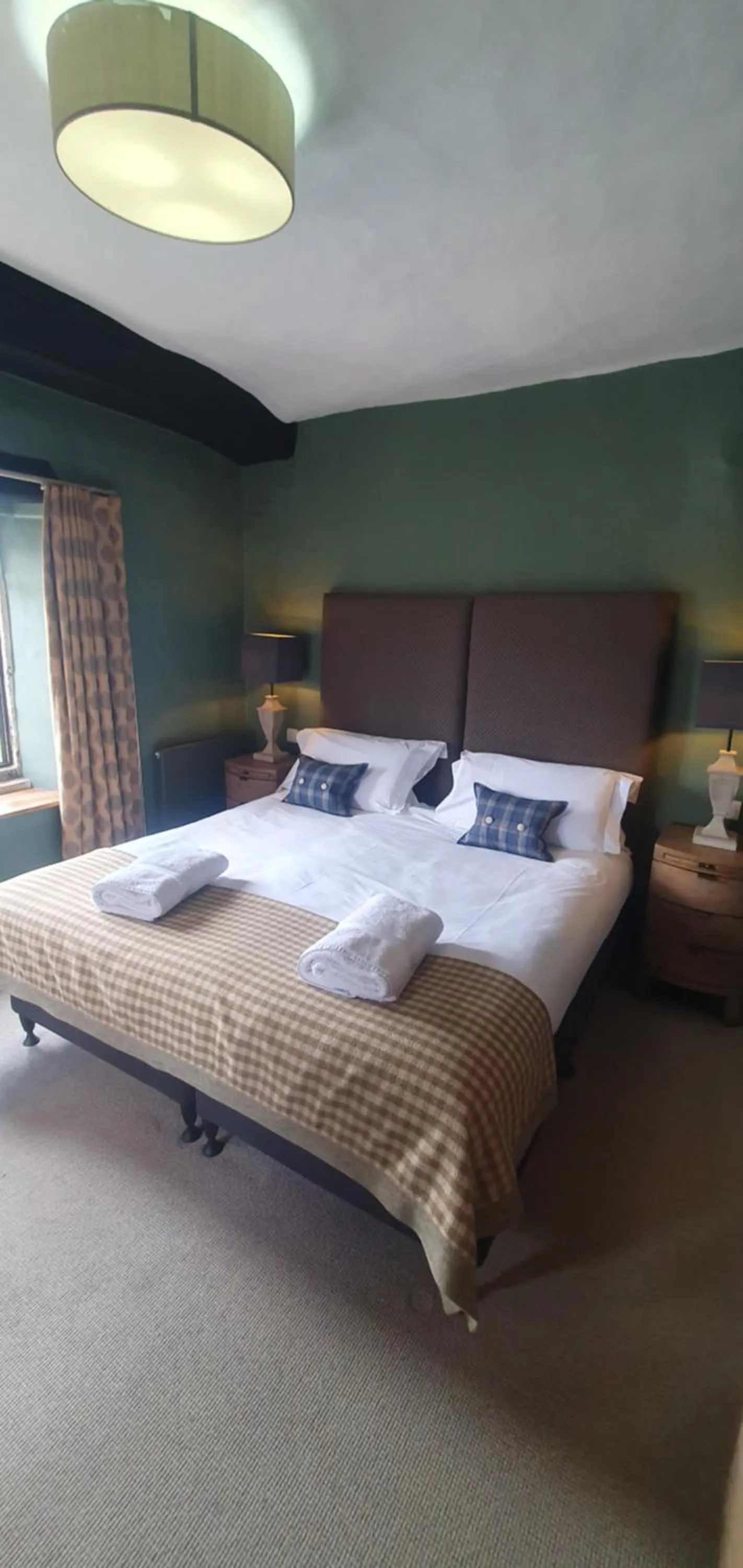 Bed in The Crown at Shipton