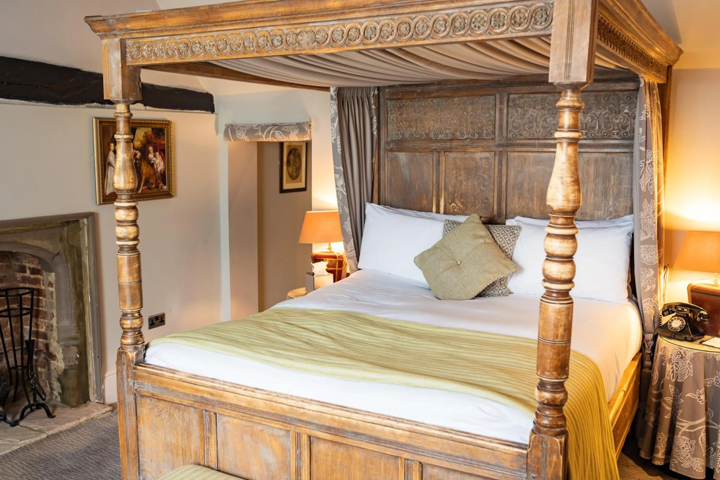 Bed in The Red Lion Hotel