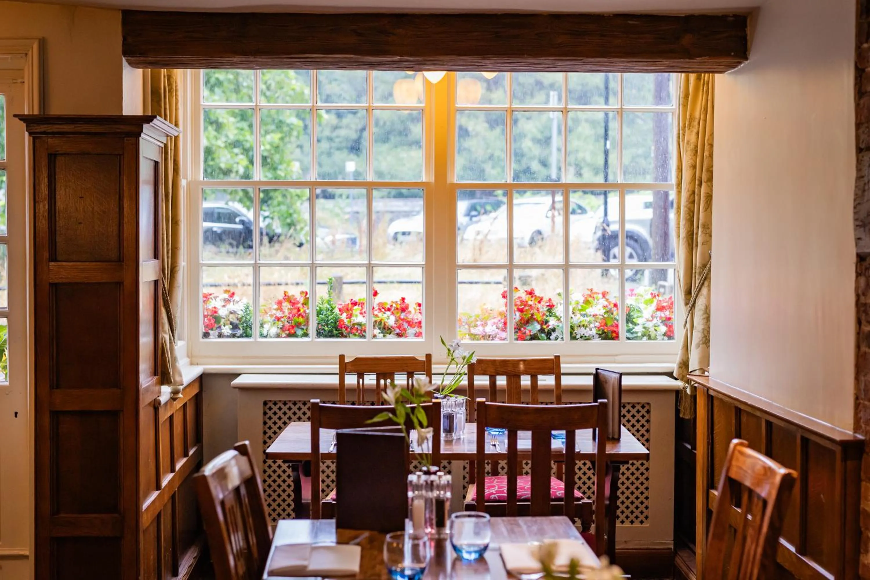 Restaurant/places to eat in The Red Lion Hotel