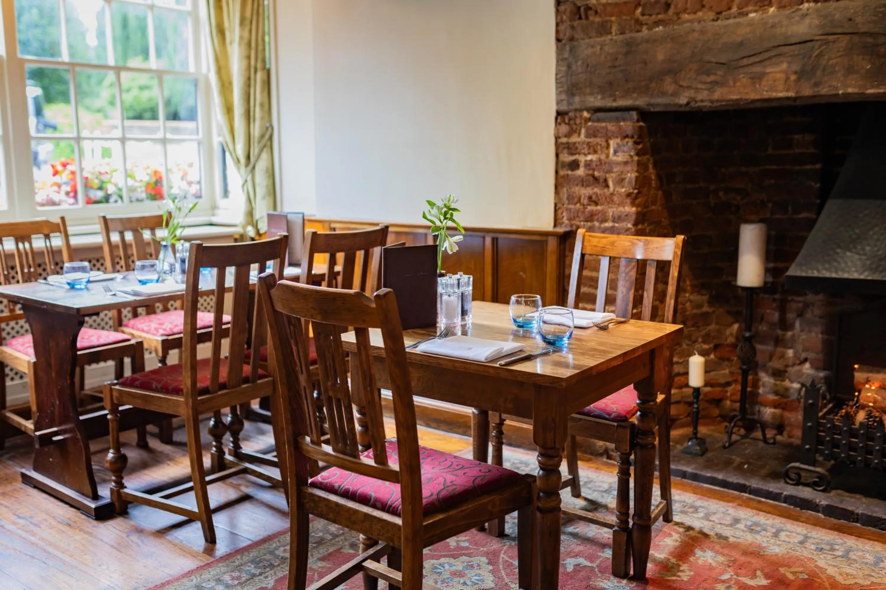 Restaurant/places to eat in The Red Lion Hotel