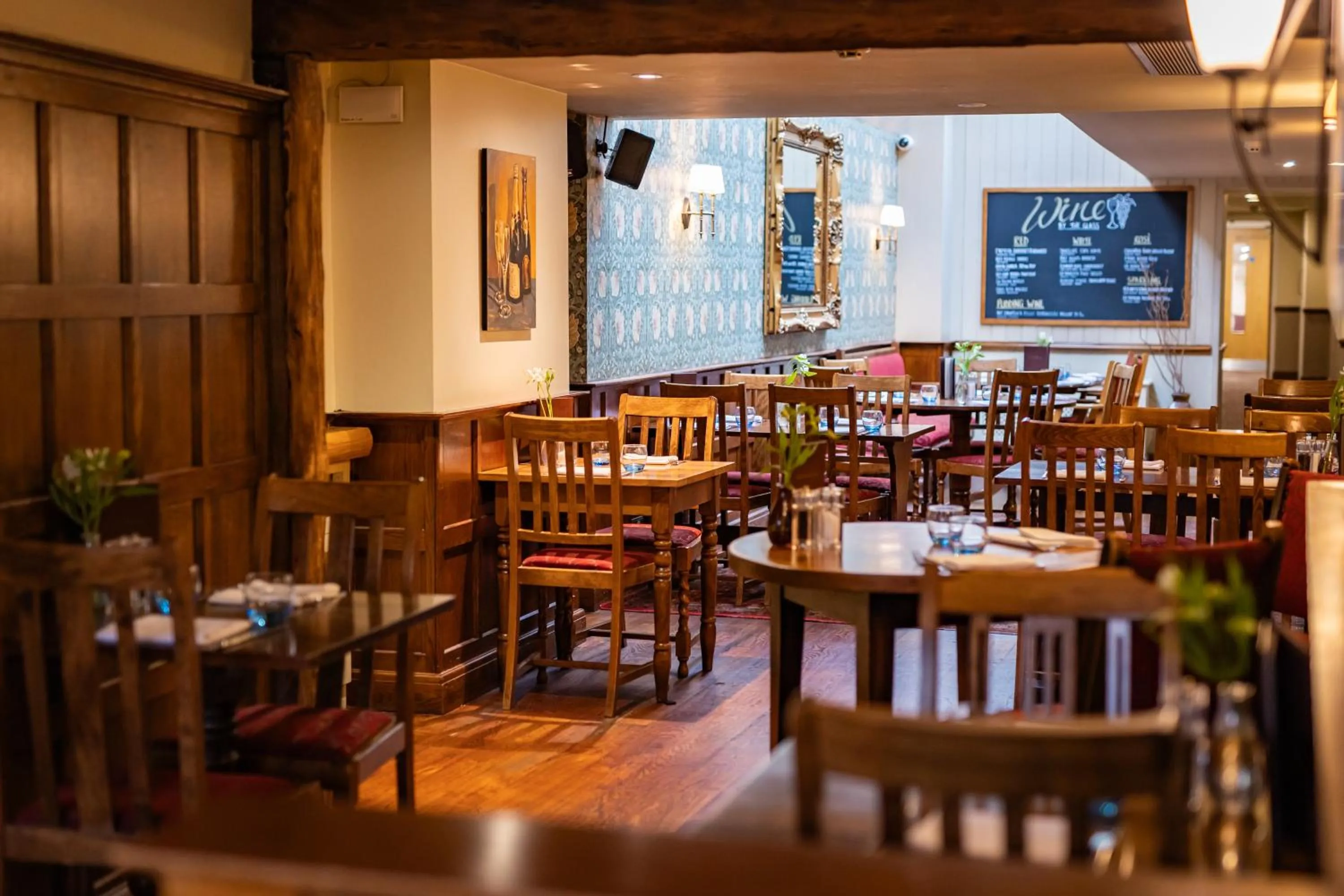 Restaurant/places to eat in The Red Lion Hotel