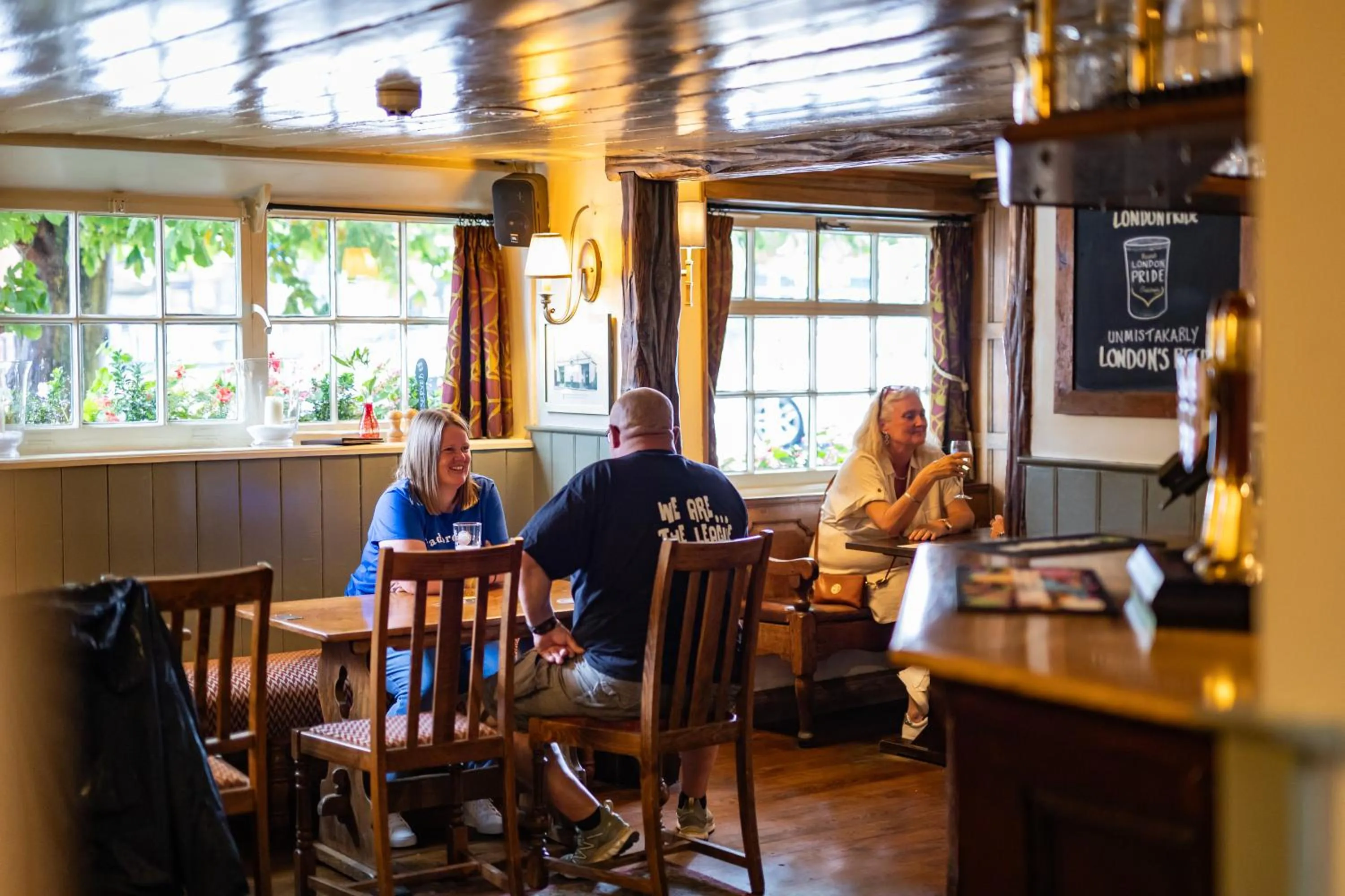 Lounge or bar in The Red Lion Hotel