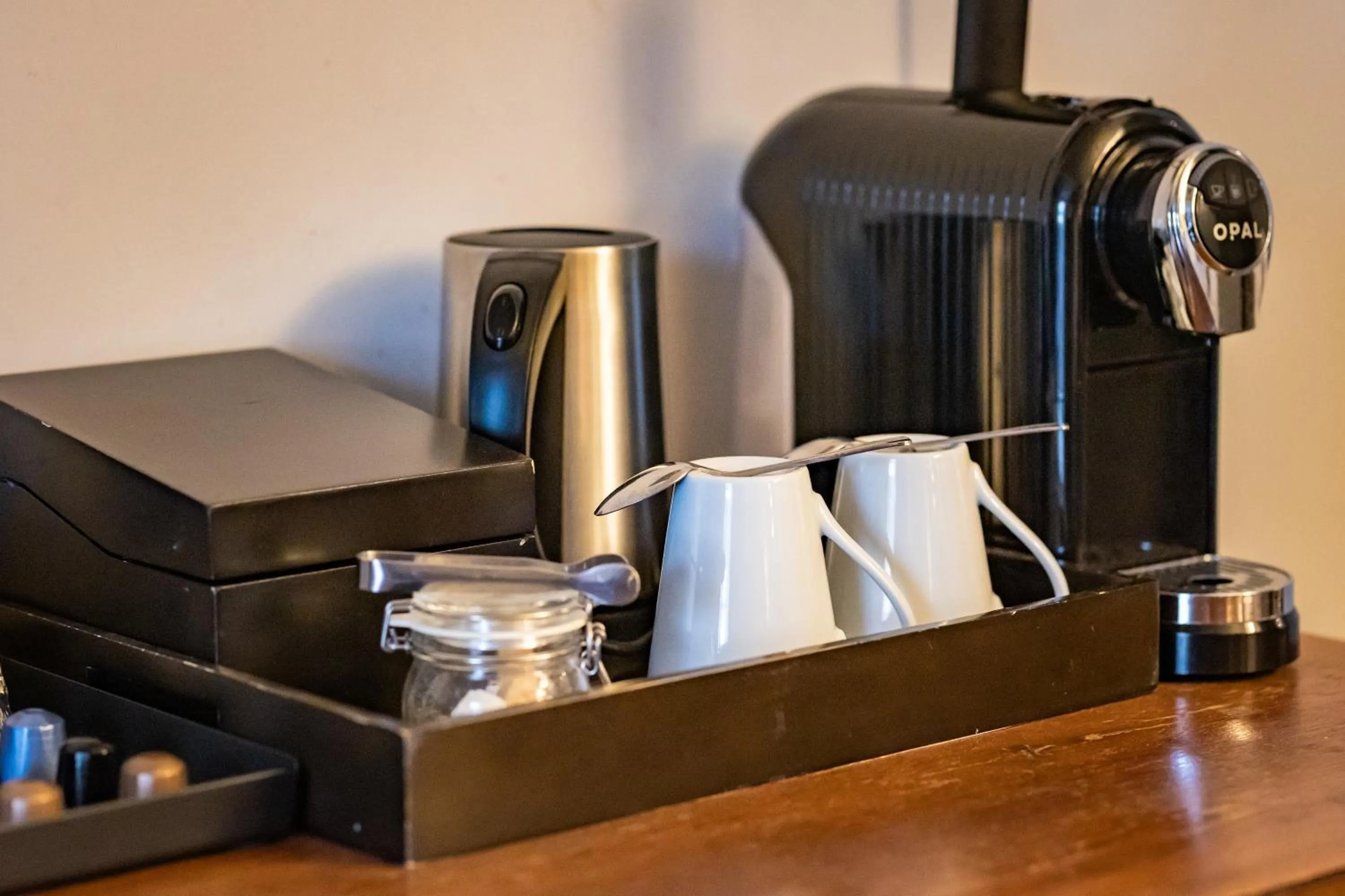 Coffee/tea facilities in The Red Lion Hotel