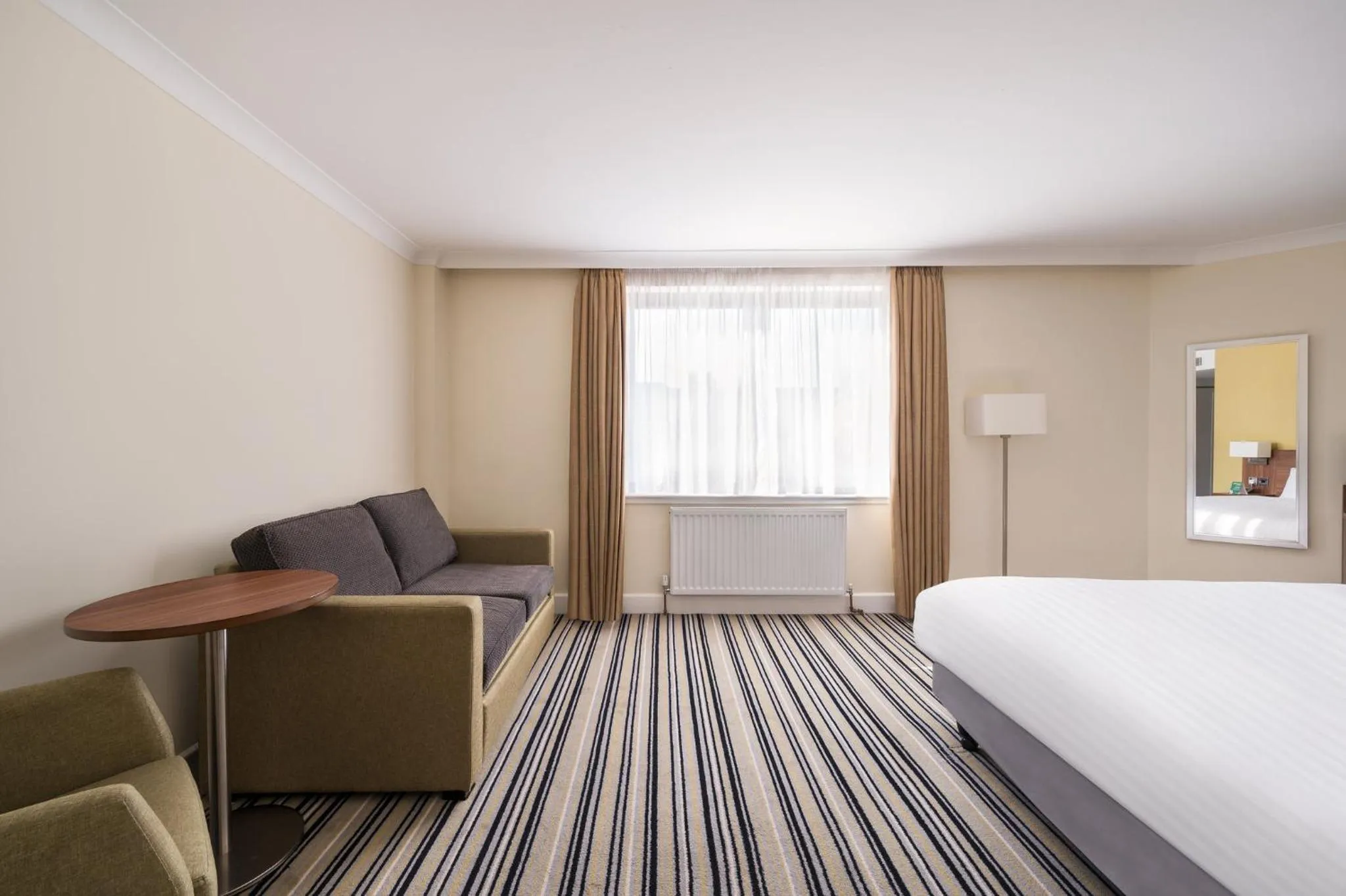 Photo of the whole room, Bed in Holiday Inn Glasgow - East Kilbride by IHG
