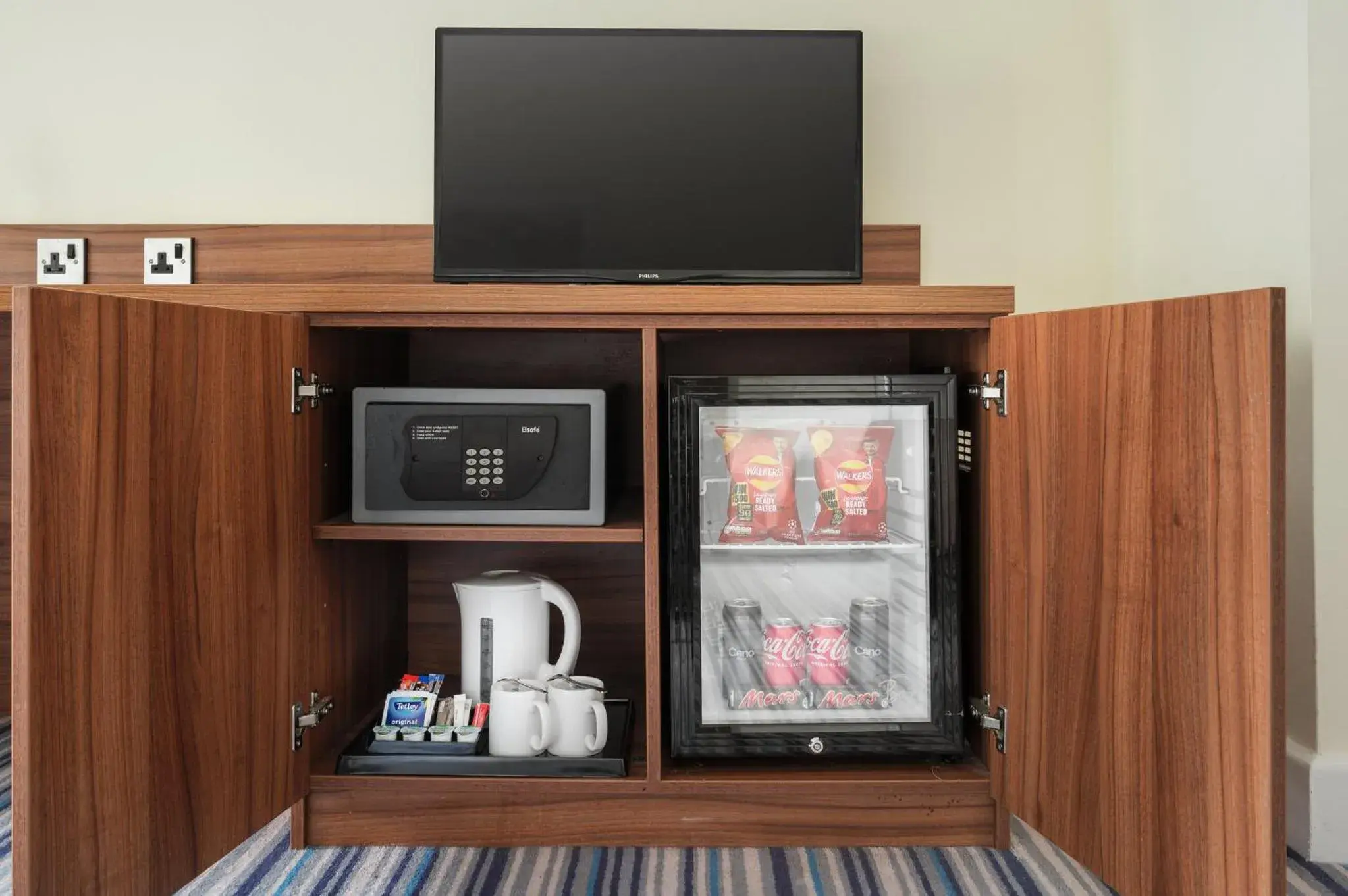 Premium King Room with Sofa Bed in Holiday Inn Glasgow - East Kilbride by IHG Premium King Room with Sofa Bed in Holiday Inn Glasgow - East Kilbride by IHG