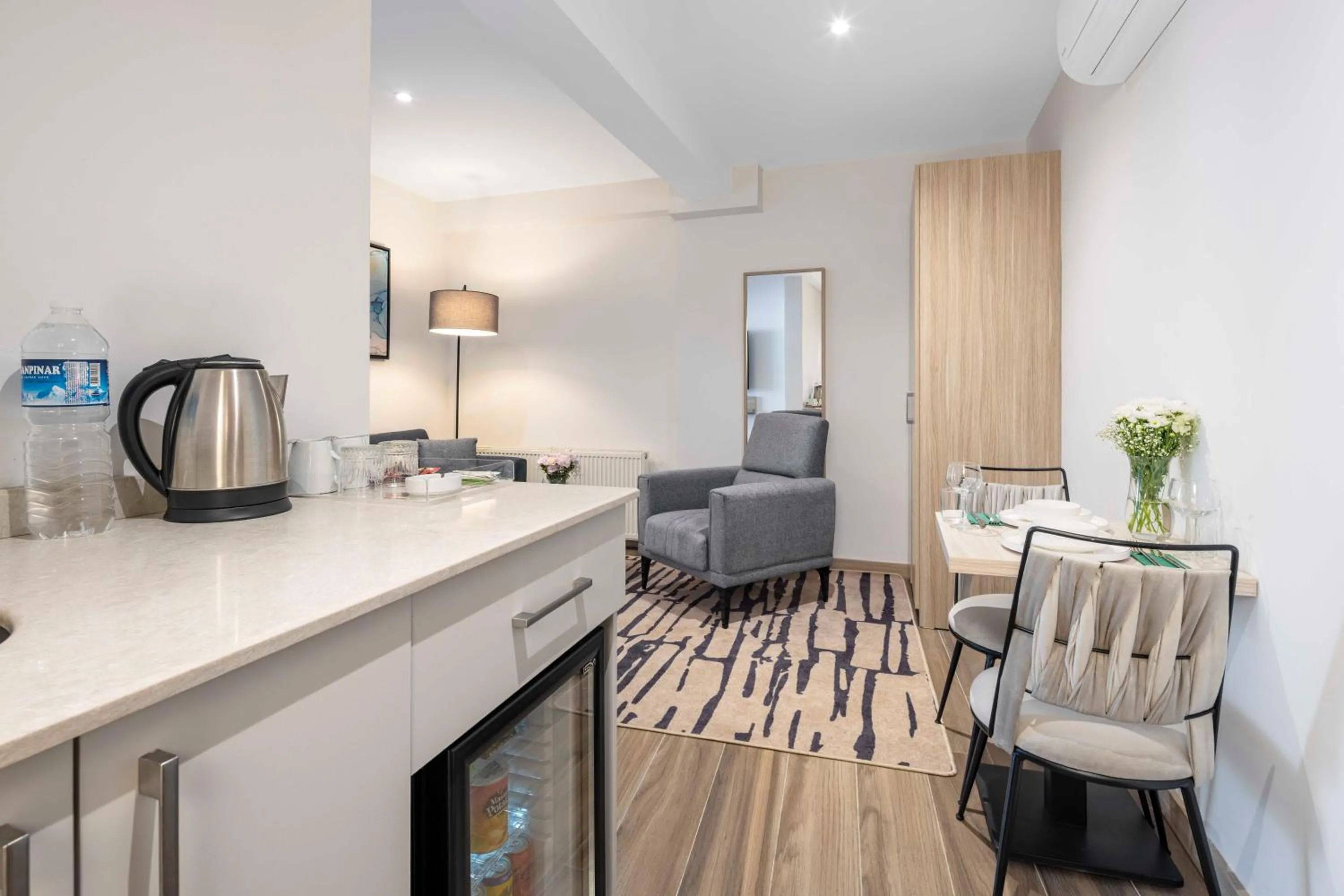 Kitchen or kitchenette in The Capri Hotel Osmanbey