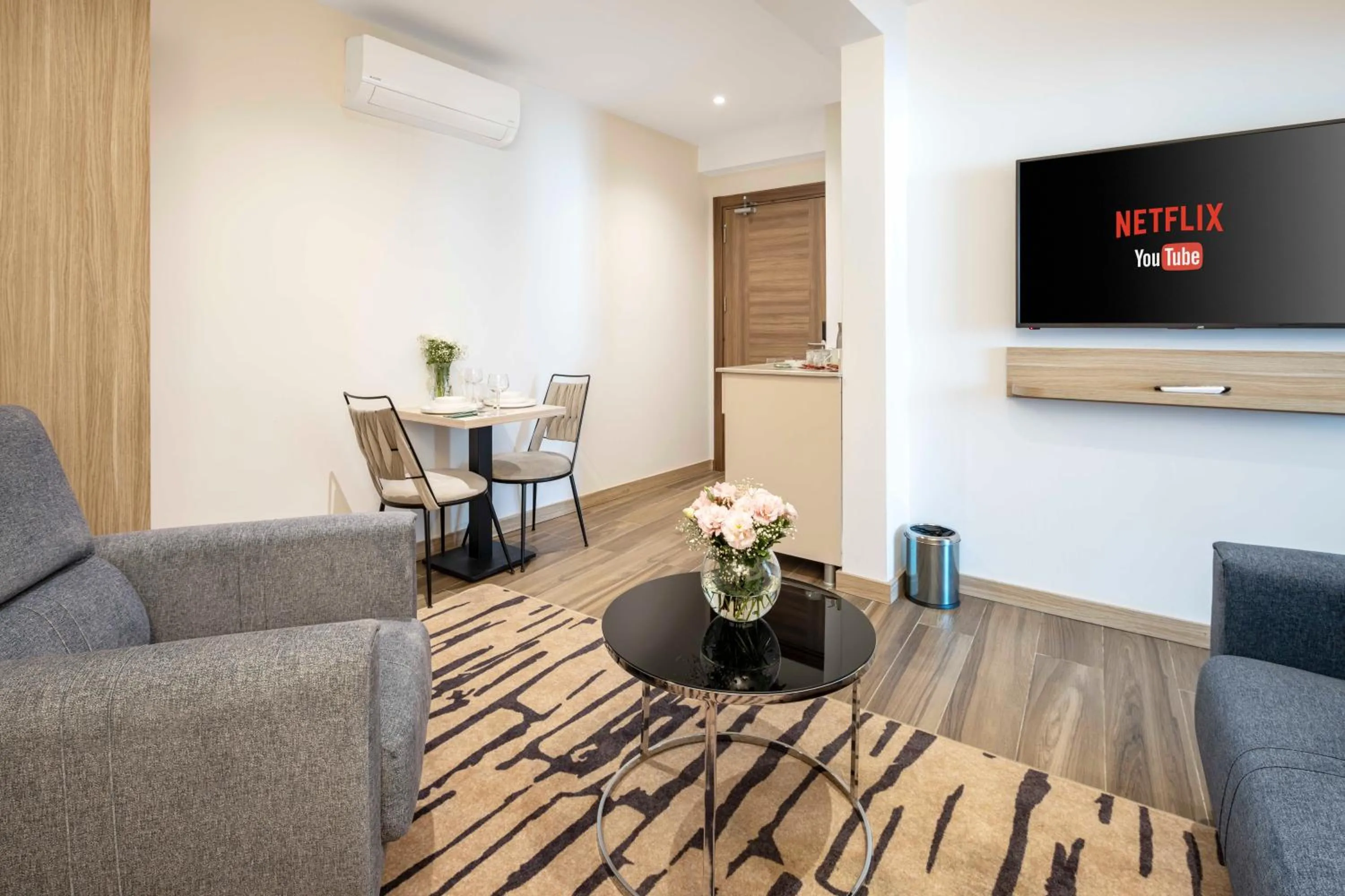 Living room in The Capri Hotel Osmanbey