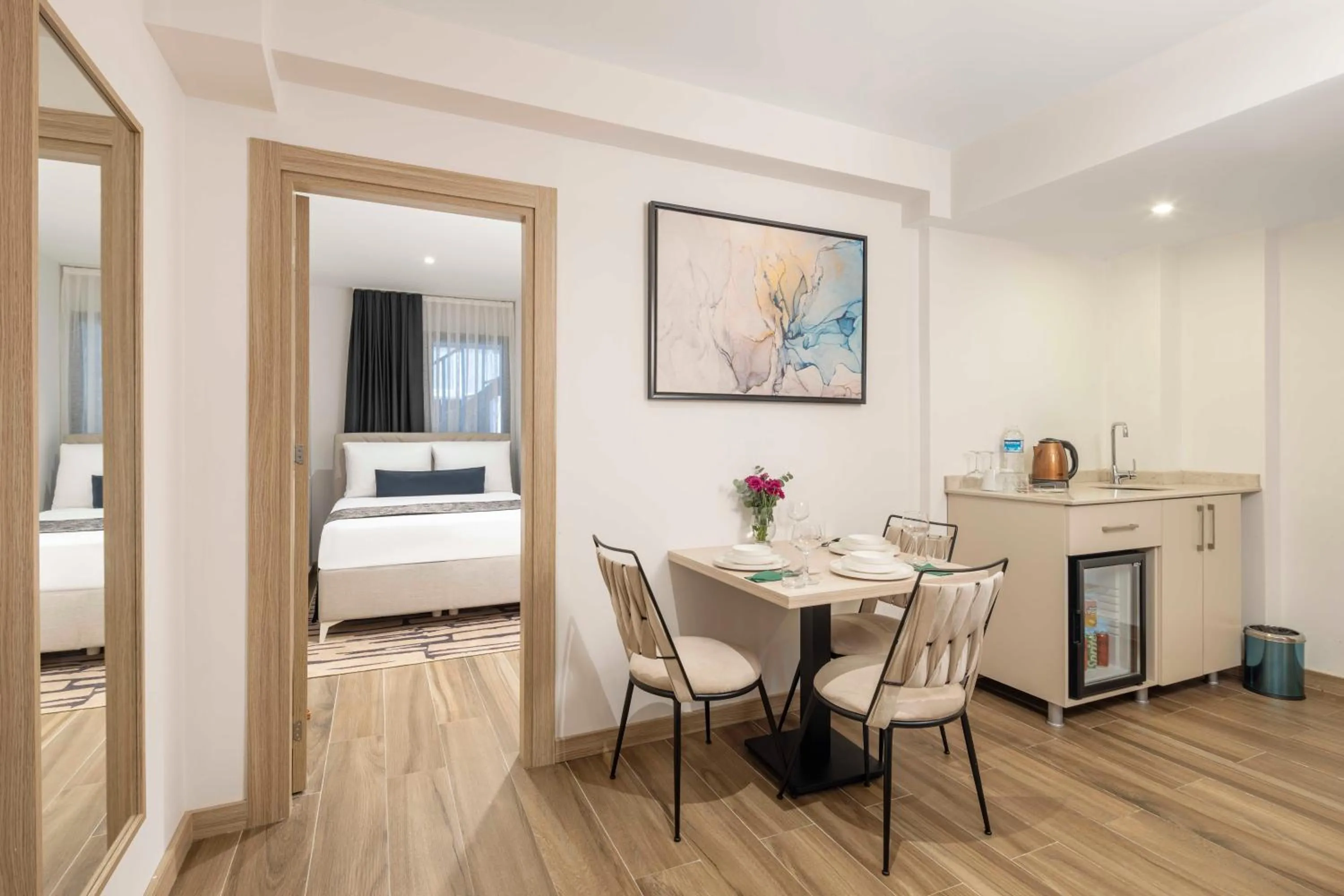 Kitchen or kitchenette in The Capri Hotel Osmanbey