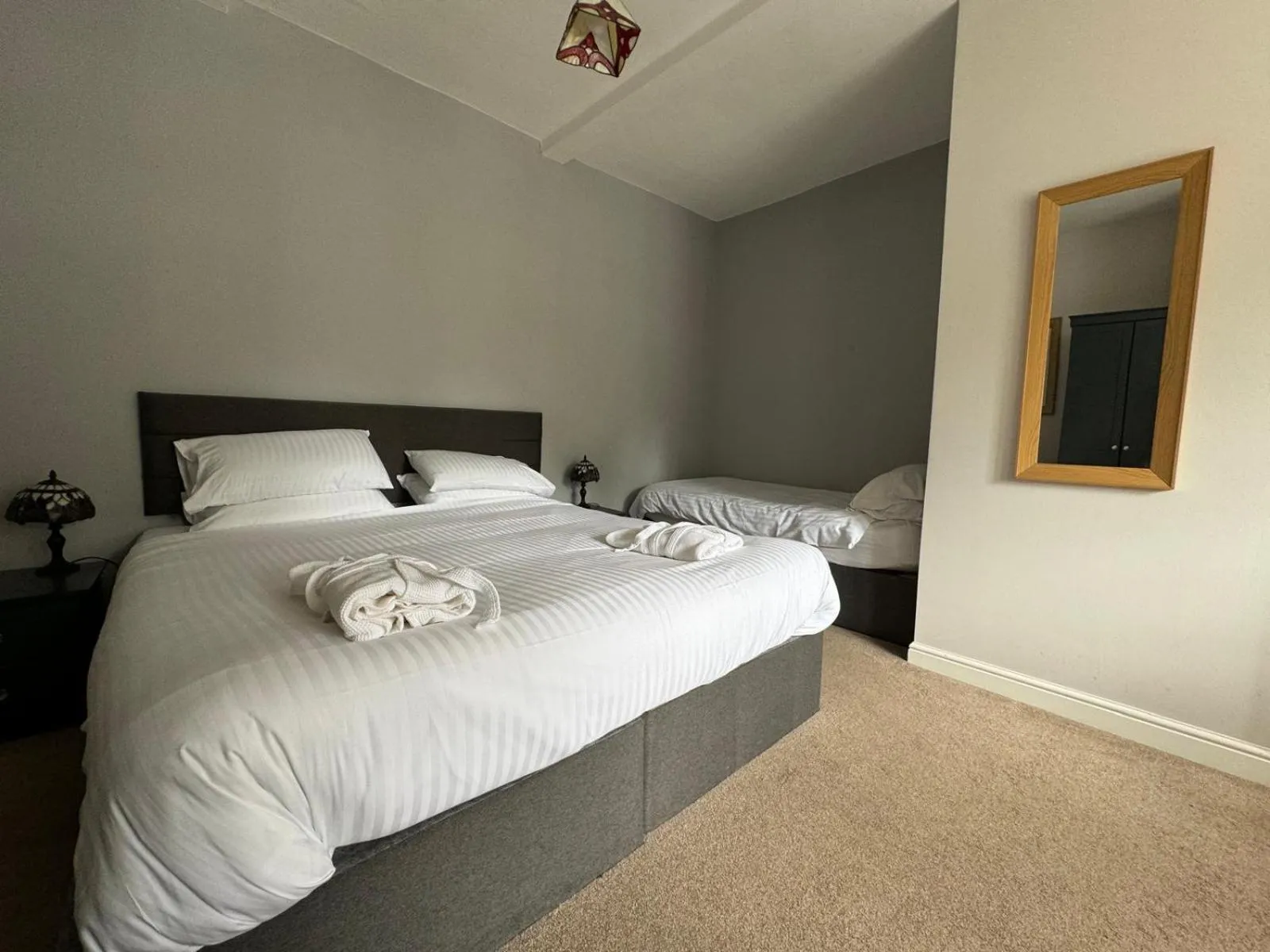 Bed in The George Inn at Tideswell