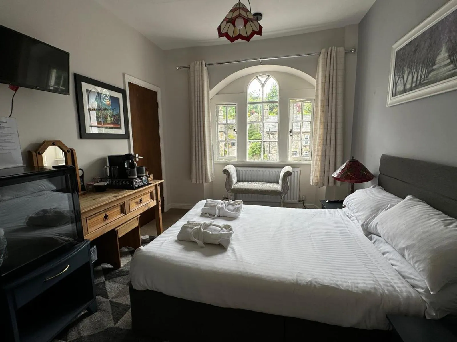 Bedroom in The George Inn at Tideswell