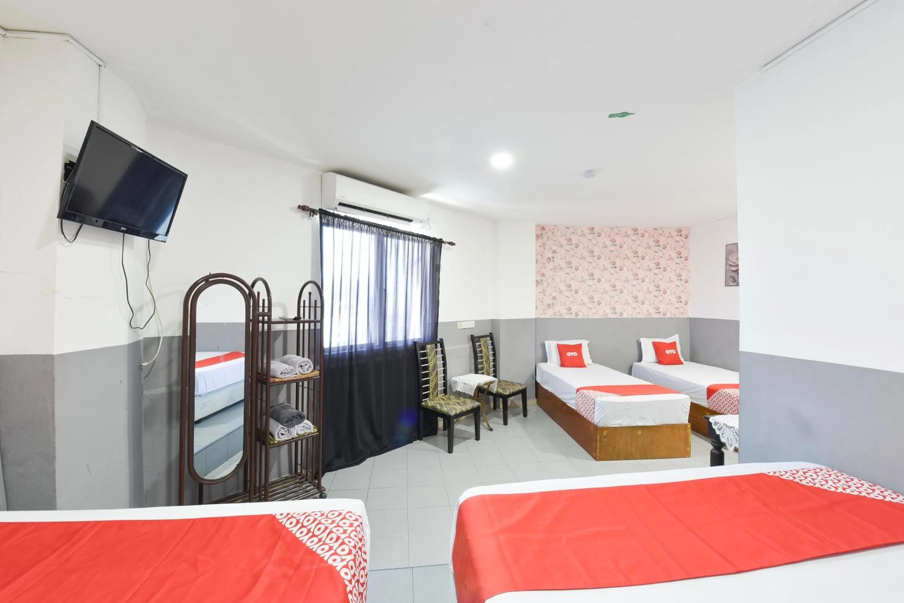 Bedroom, Bed in Hotel O Indah