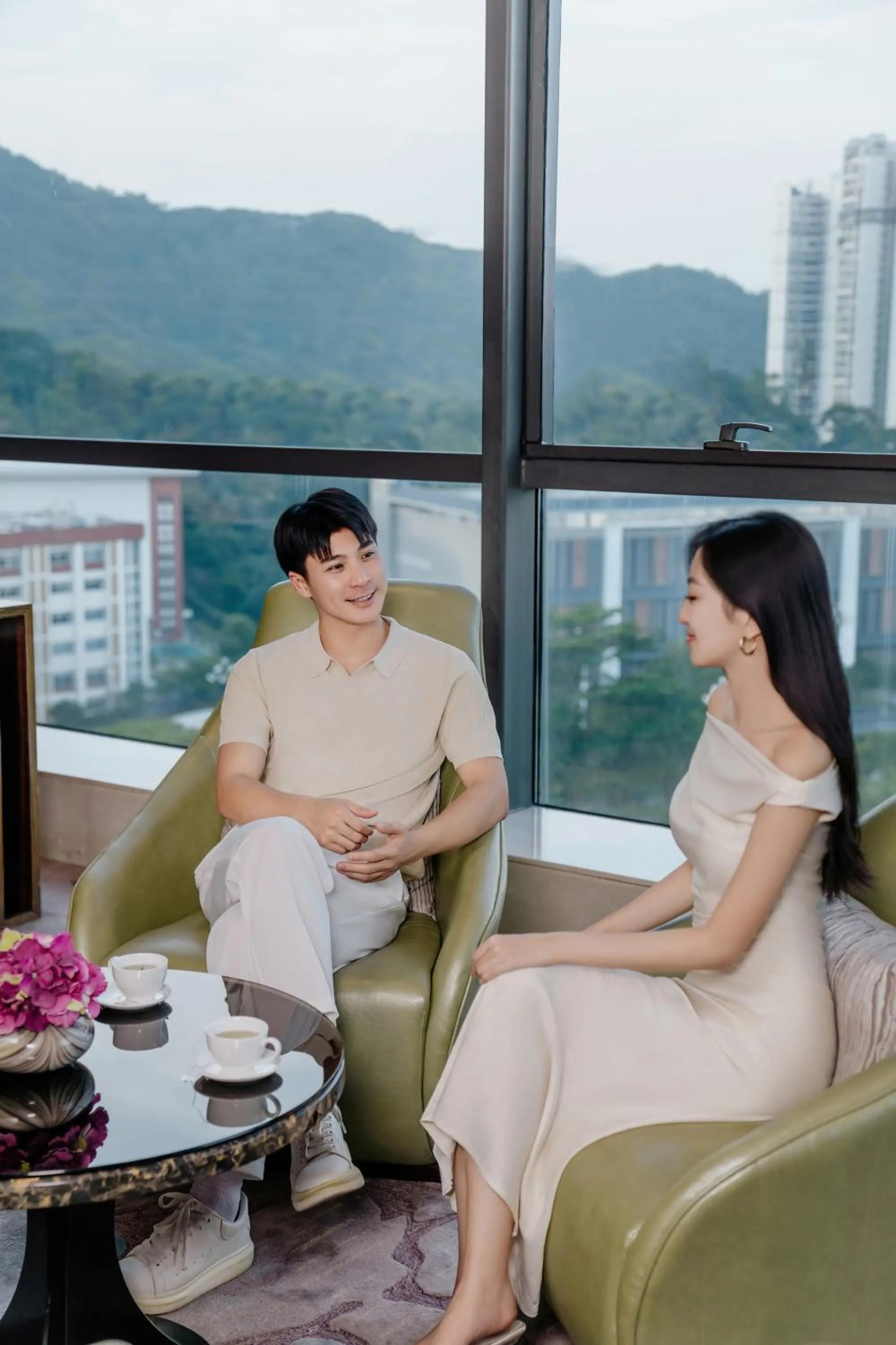 Lounge or bar in DoubleTree by Hilton Guangzhou Science City-Free Shuttle Bus Service During Canton Fair Period